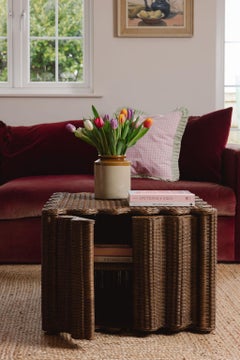 Table basse Peony avec rangement caché, finition teck, UK Design