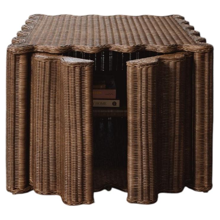 Peony Couchtisch mit verstecktem Stauraum, Teakholzausführung, UK Design
