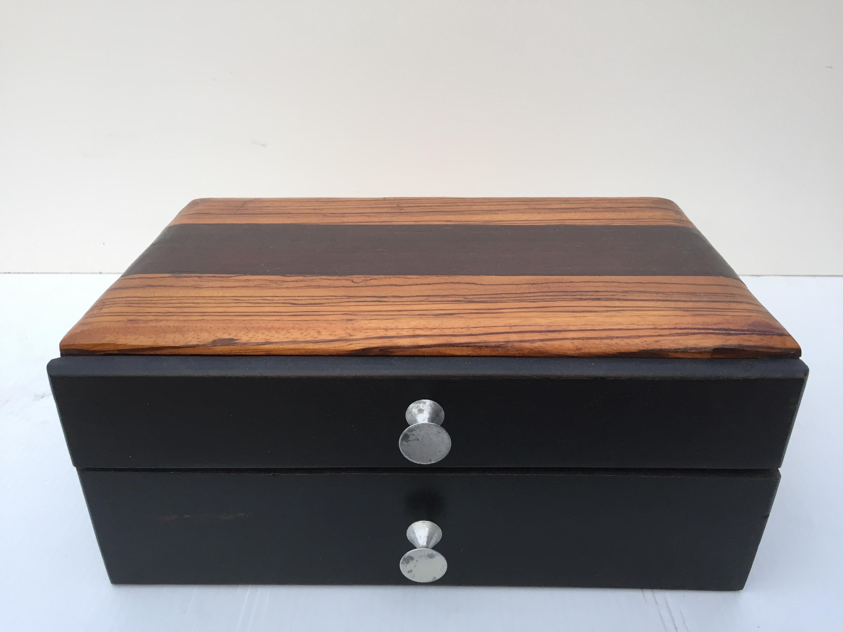 Rosewood Jewelry Box  In Good Condition For Sale In Bronx, NY