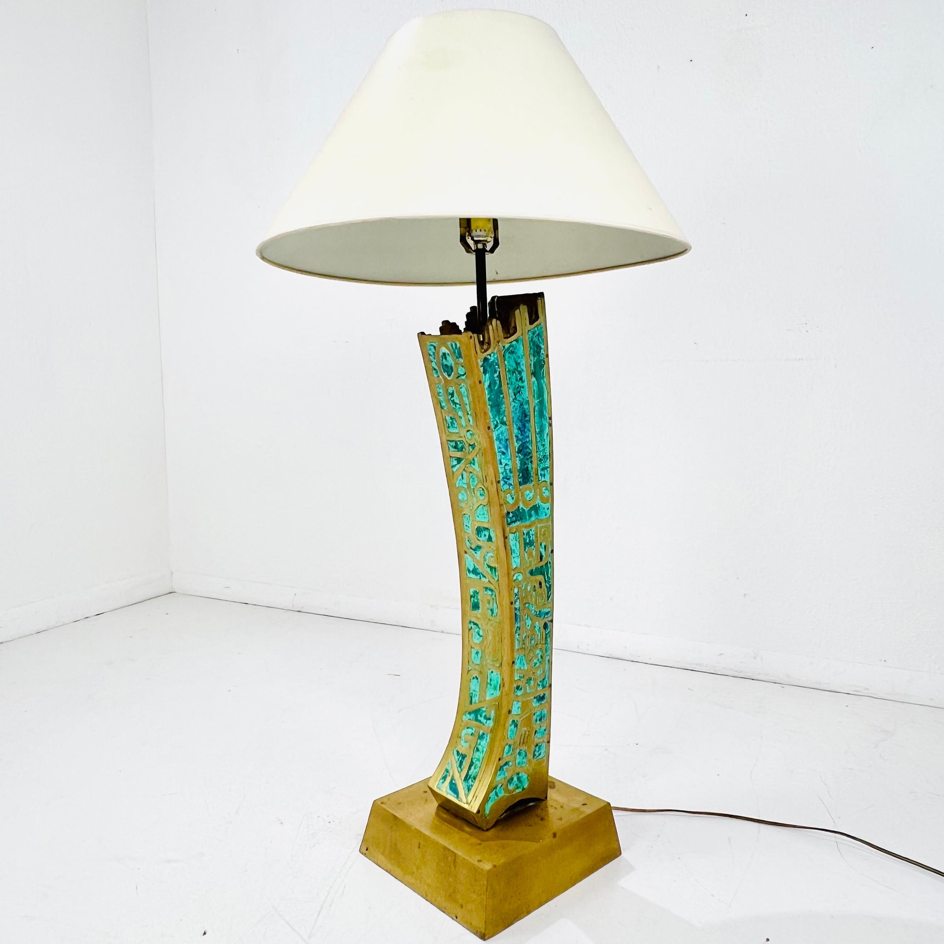 Mid-Century Modern Lampe Pepe Mendoza laiton et incrustation turquoise en vente