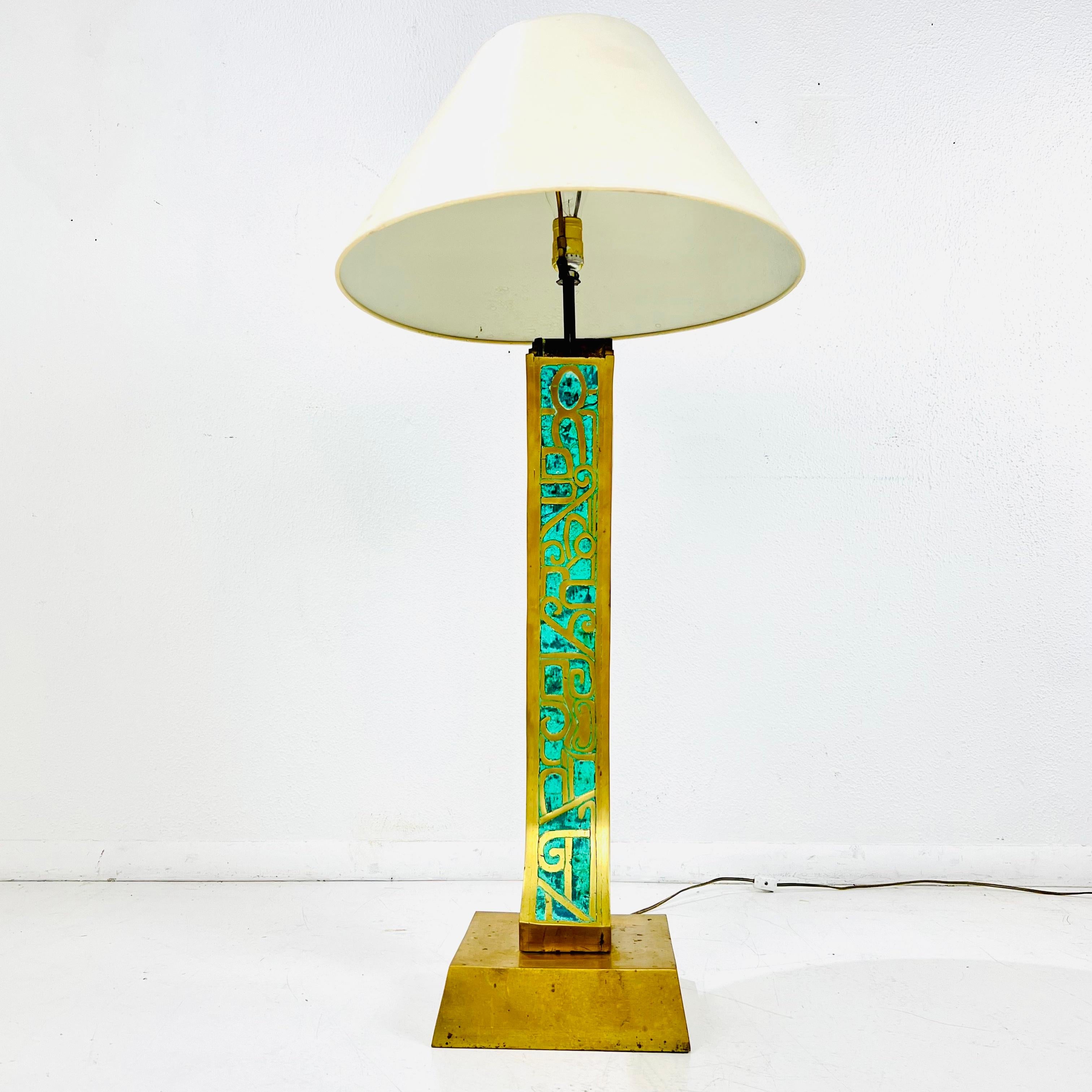 Laiton Lampe Pepe Mendoza laiton et incrustation turquoise en vente
