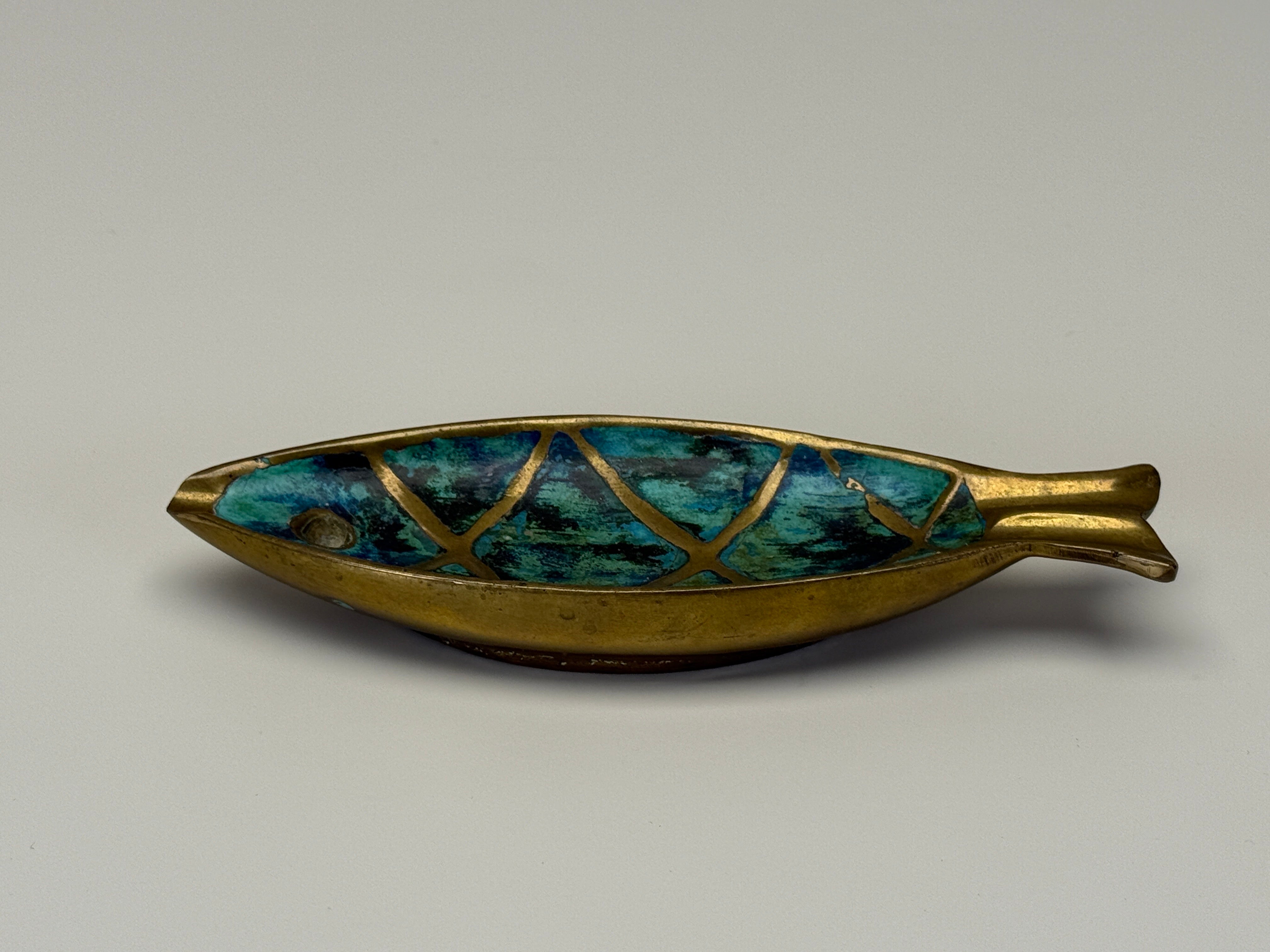 A small fish shaped tray in solid brass with faux stone inlay by Pepe Mendoza. 