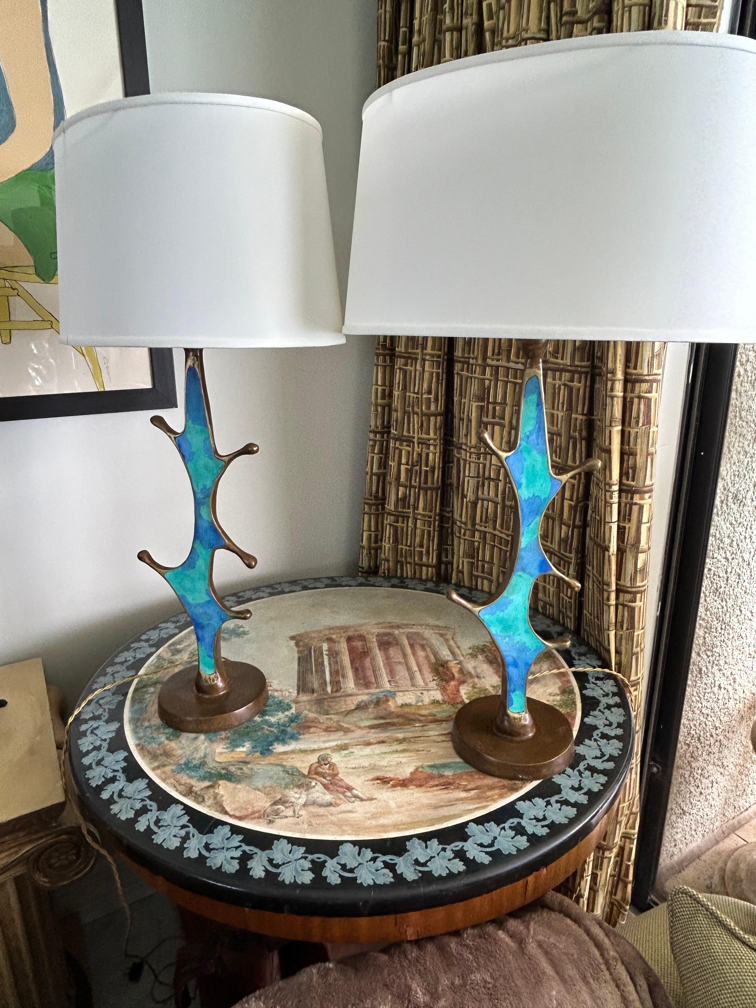 Pepe Mendoza, Lampade freeform in bronzo e smalto ... una coppia in vendita 3
