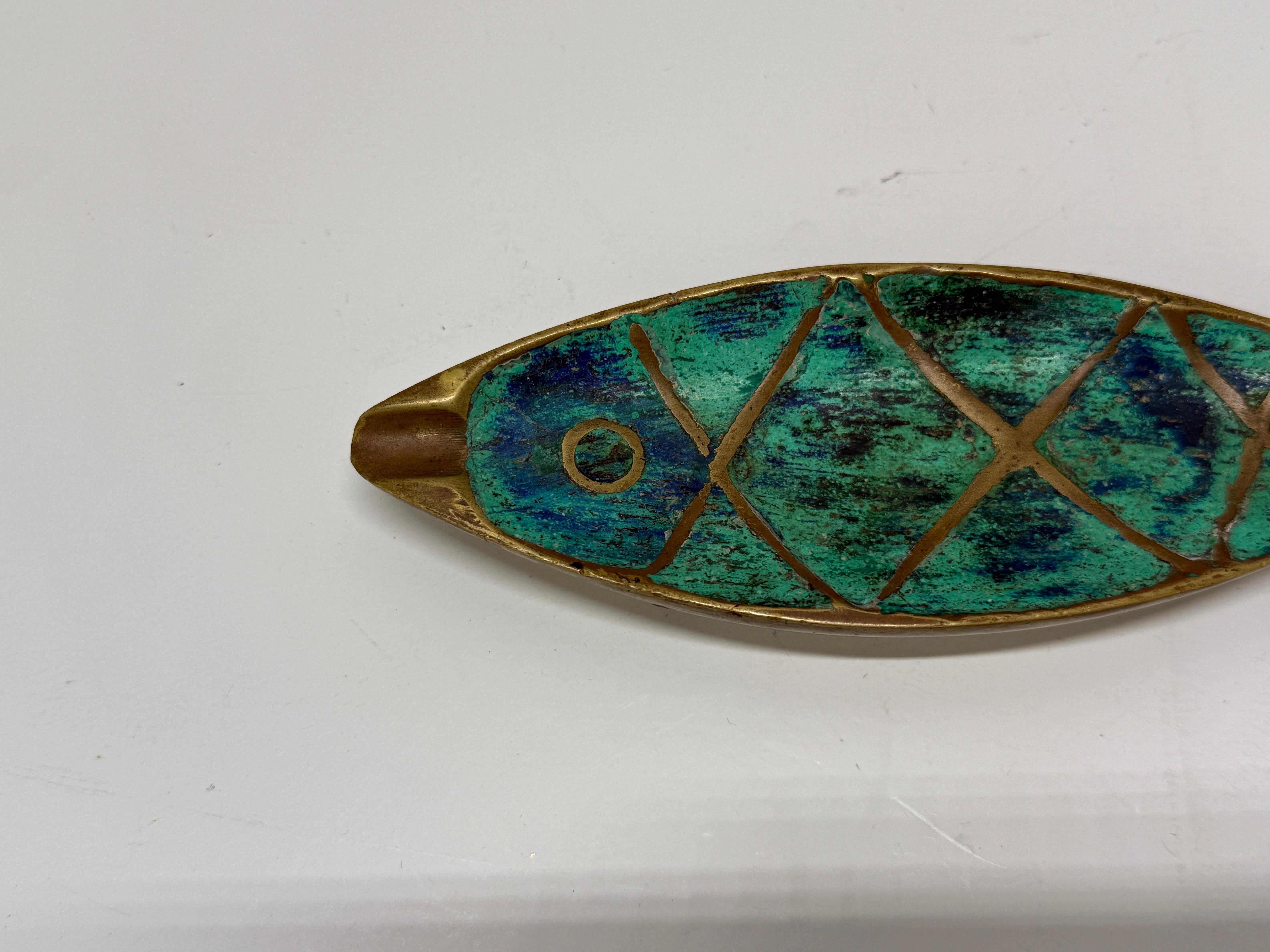 Pepe Mendoza, Plato de pescado de latón y malaquita modernista de mediados de siglo, México, c. 1950 Moderno de mediados de siglo en venta