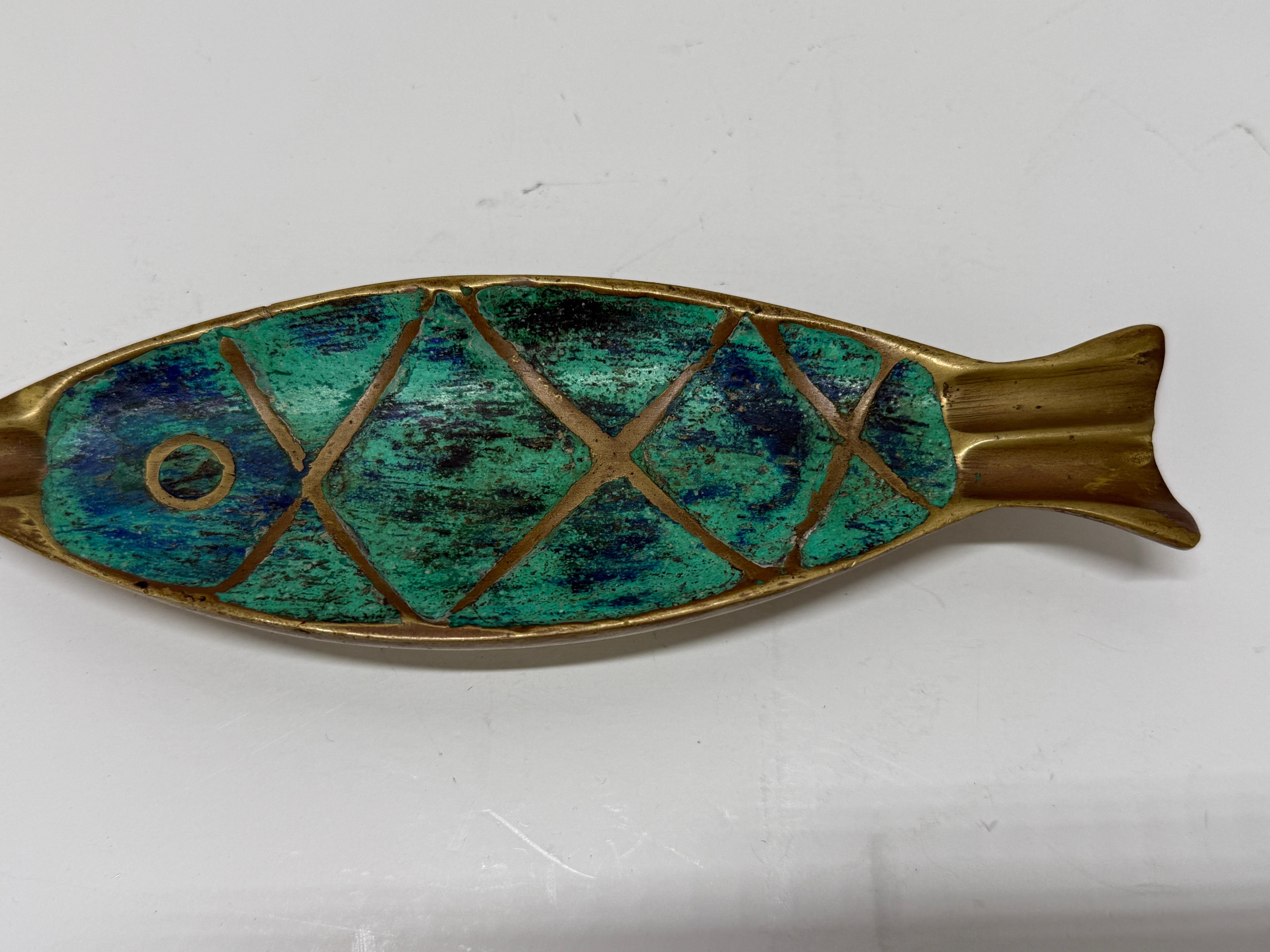 Pepe Mendoza, Plato de pescado de latón y malaquita modernista de mediados de siglo, México, c. 1950 Mexicano en venta