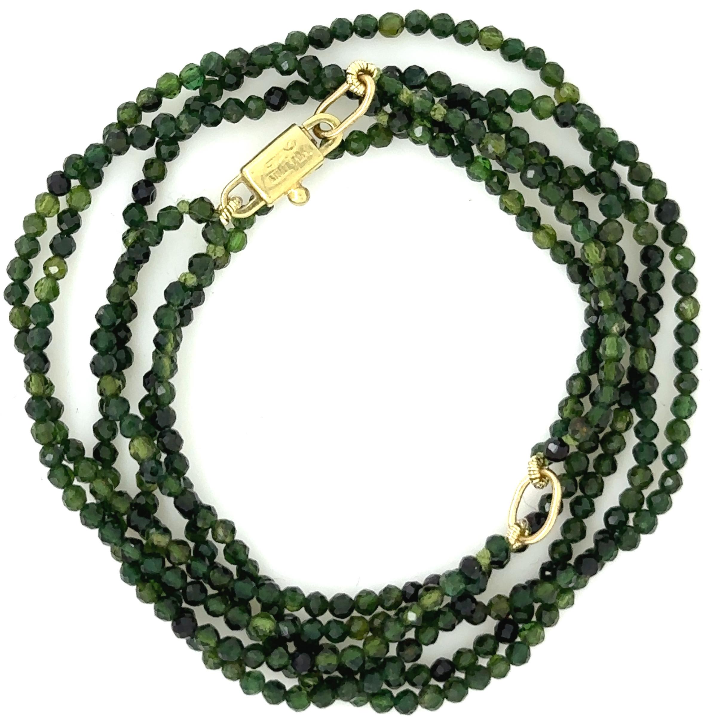 Pendentif « Peromia » en or 14 mm avec perles des mers du Sud et tourmaline verte en vente 4