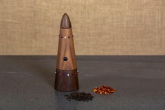 Wooden pepper grinder in walnut wood from the SoShiro Pok collection
