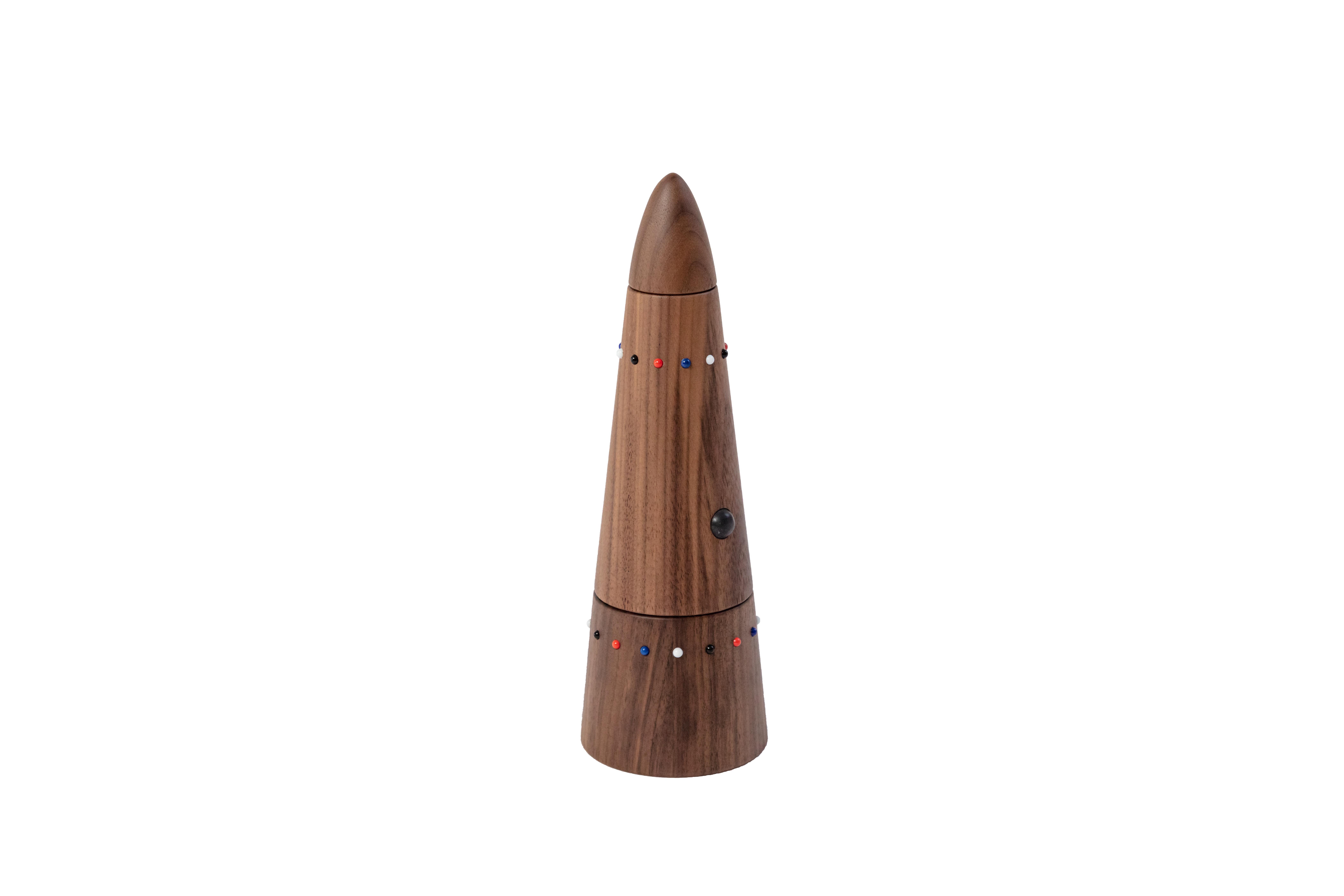 International Style Wooden pepper grinder in walnut wood from the SoShiro Pok collection For Sale