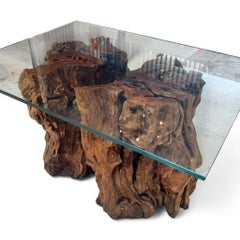 Mesa de centro con base de madera de pimienta