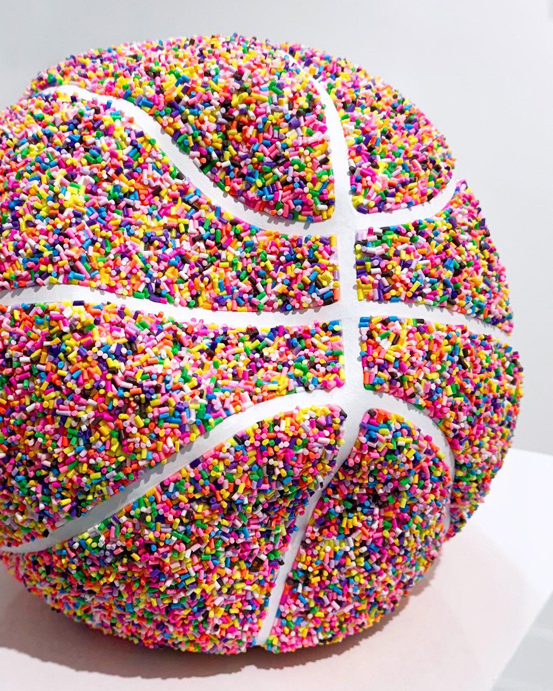 pop art arte contemporanea caramelle spolverate interni basket sport in vendita 1