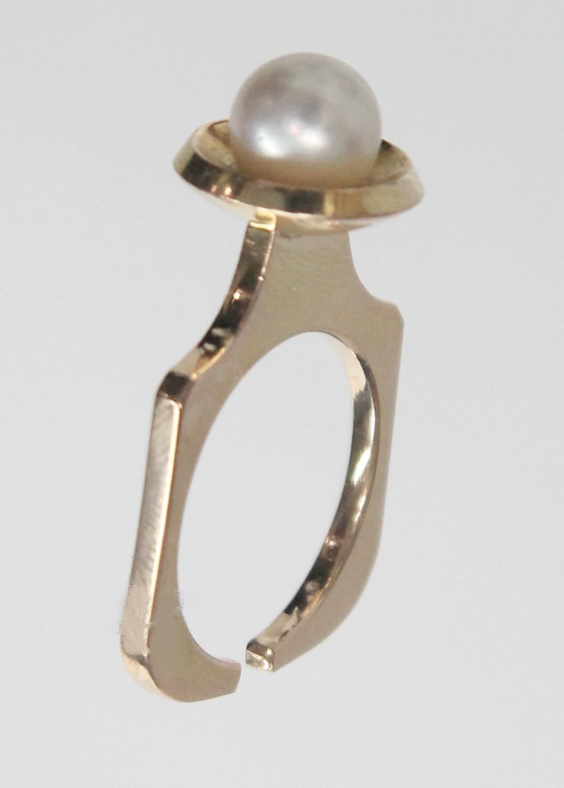Modernist Per Belving for Hugo Belving, Malmö Sweden 1968, 18 Karat Gold Ring
