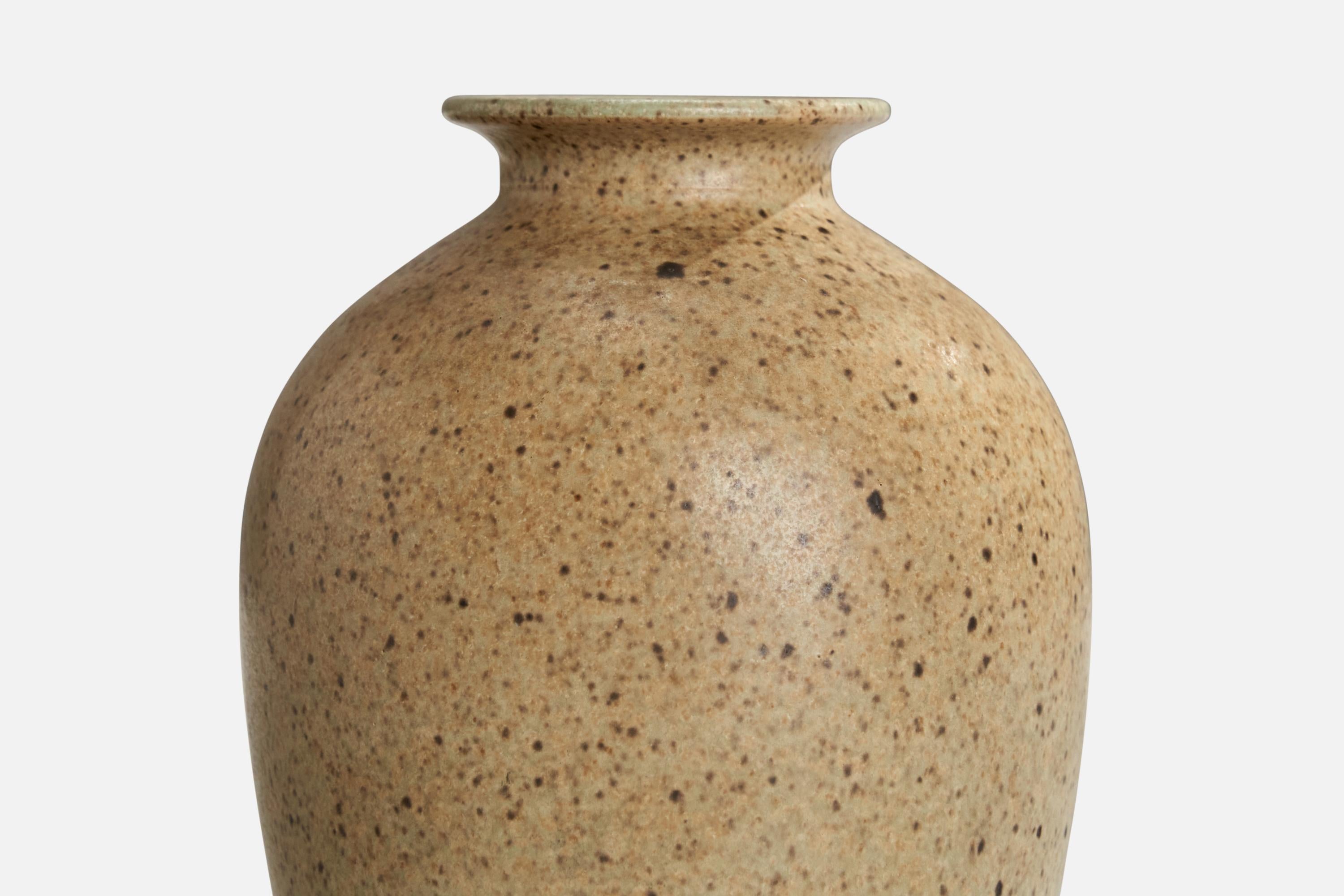 Fine XX secolo Per Liliengren, Vaso, Ceramica, Svezia, anni '70 in vendita