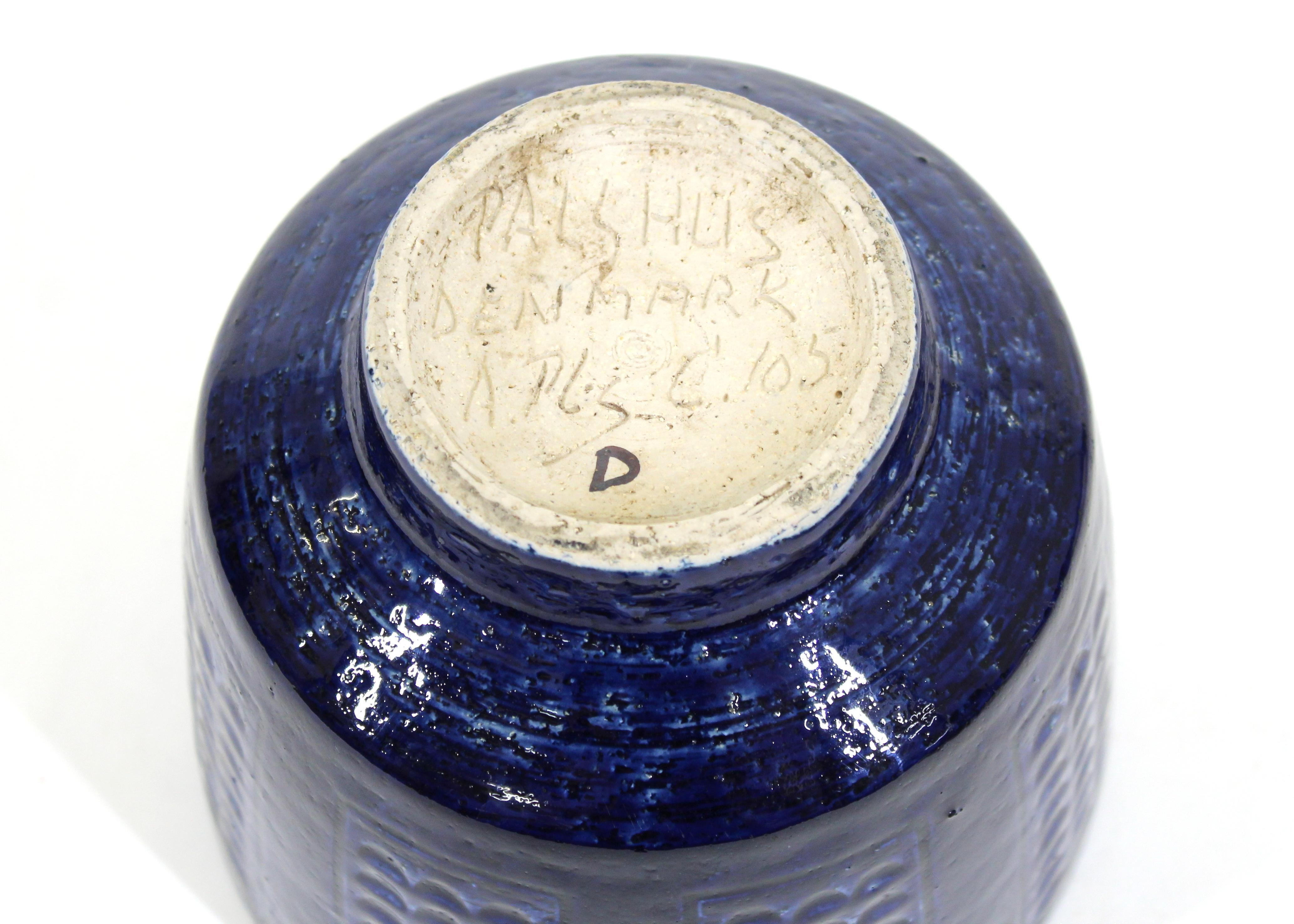 Dänische blaue Keramikschale, Mid-Century Modern, von Linnemann-Schmidt für Palshus im Angebot 3