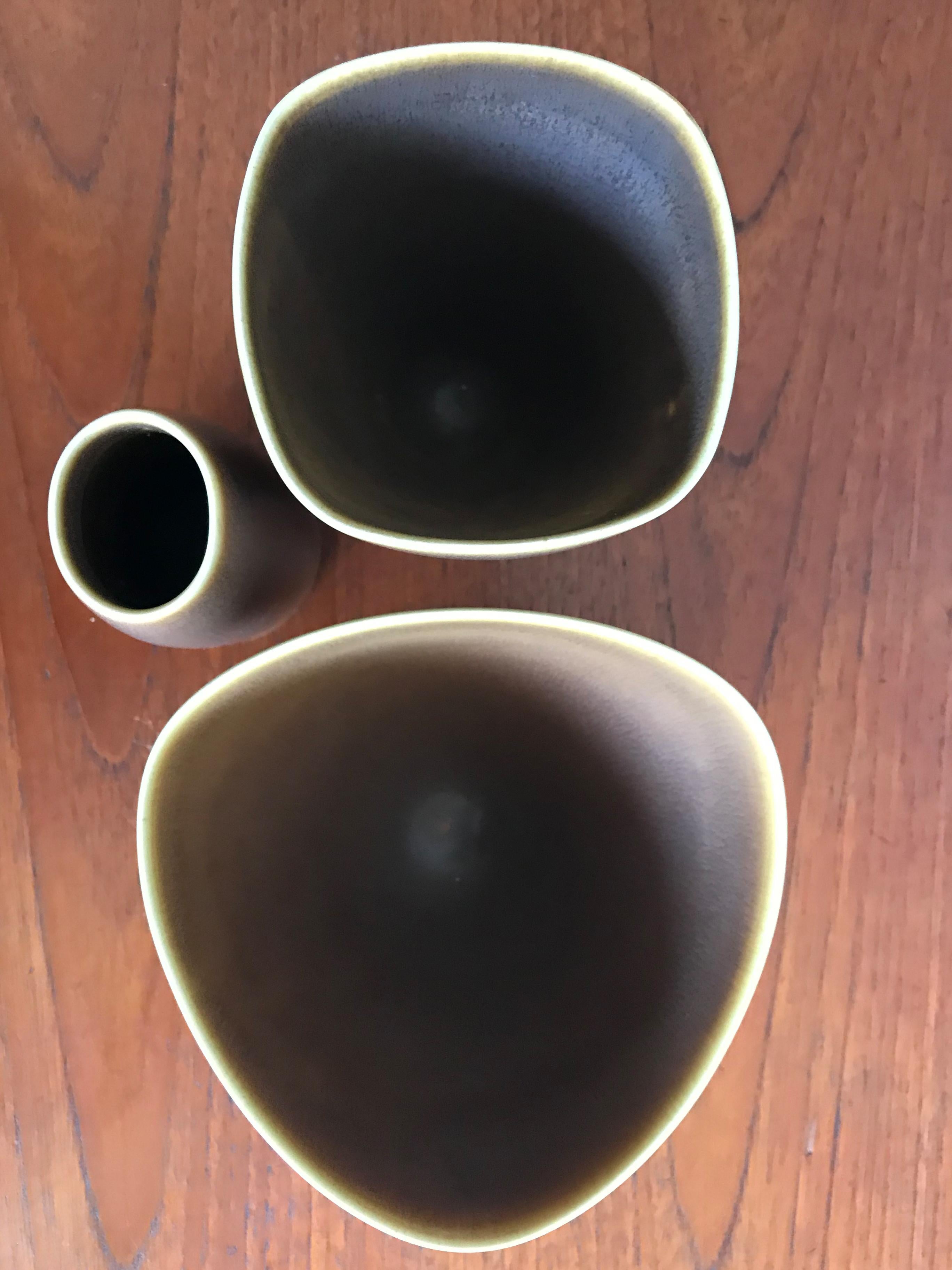 Danish midcentury stoneware vases designed by Per Linnemann-Schmidt and manufactured at his workshop Palshus in Denmark, matte glaze and with mark engraved on the bottom, circa 1960s.
Dimensions from the left:
Height 13 cm - width 10 cm - depth 10