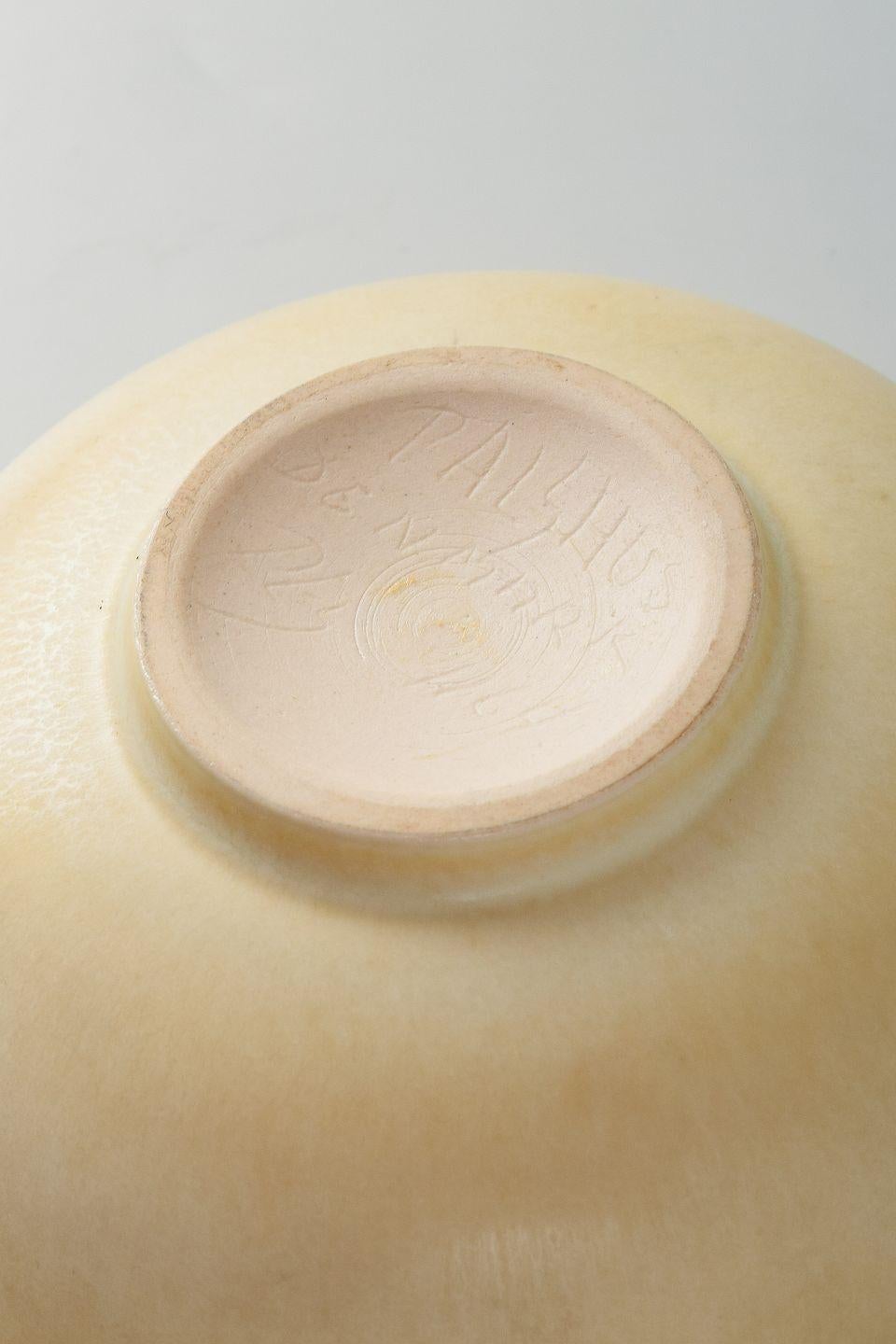Per Linnemann-Schmidt, Palshus. Keramische Schale mit cremefarbener 