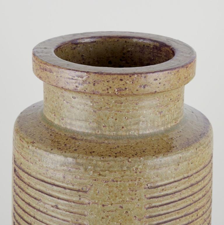 Scandinavian Modern Per Linnemann-Schmidt, Palshus. Impressive floor vase with green and brown glaze For Sale