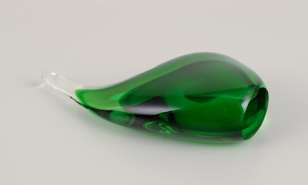 Mid-20th Century Per Lütken for Holmegaard, Denmark. Sculpture in green art glass. Organic shape. For Sale