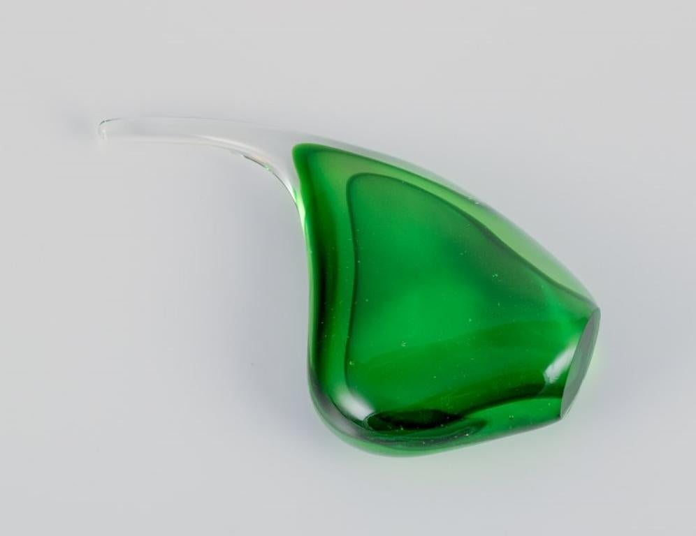 Per Lütken für Holmegaard. Skulptur aus grünem Kunstglas. 1960er Jahre (Glaskunst) im Angebot