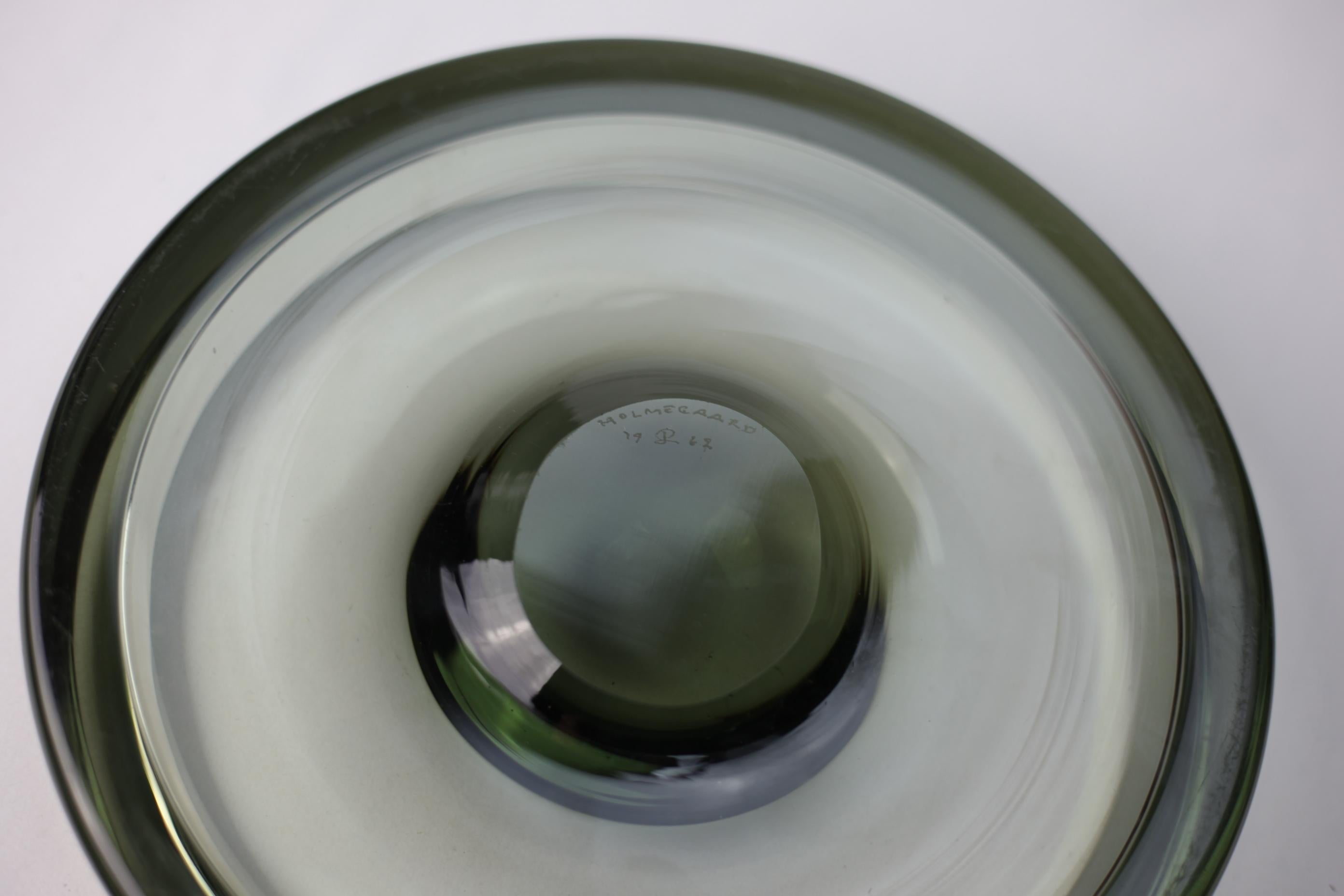 Black signed  'Safir' Glass Bowl By Per Lütken For Holmegaard For Sale 1
