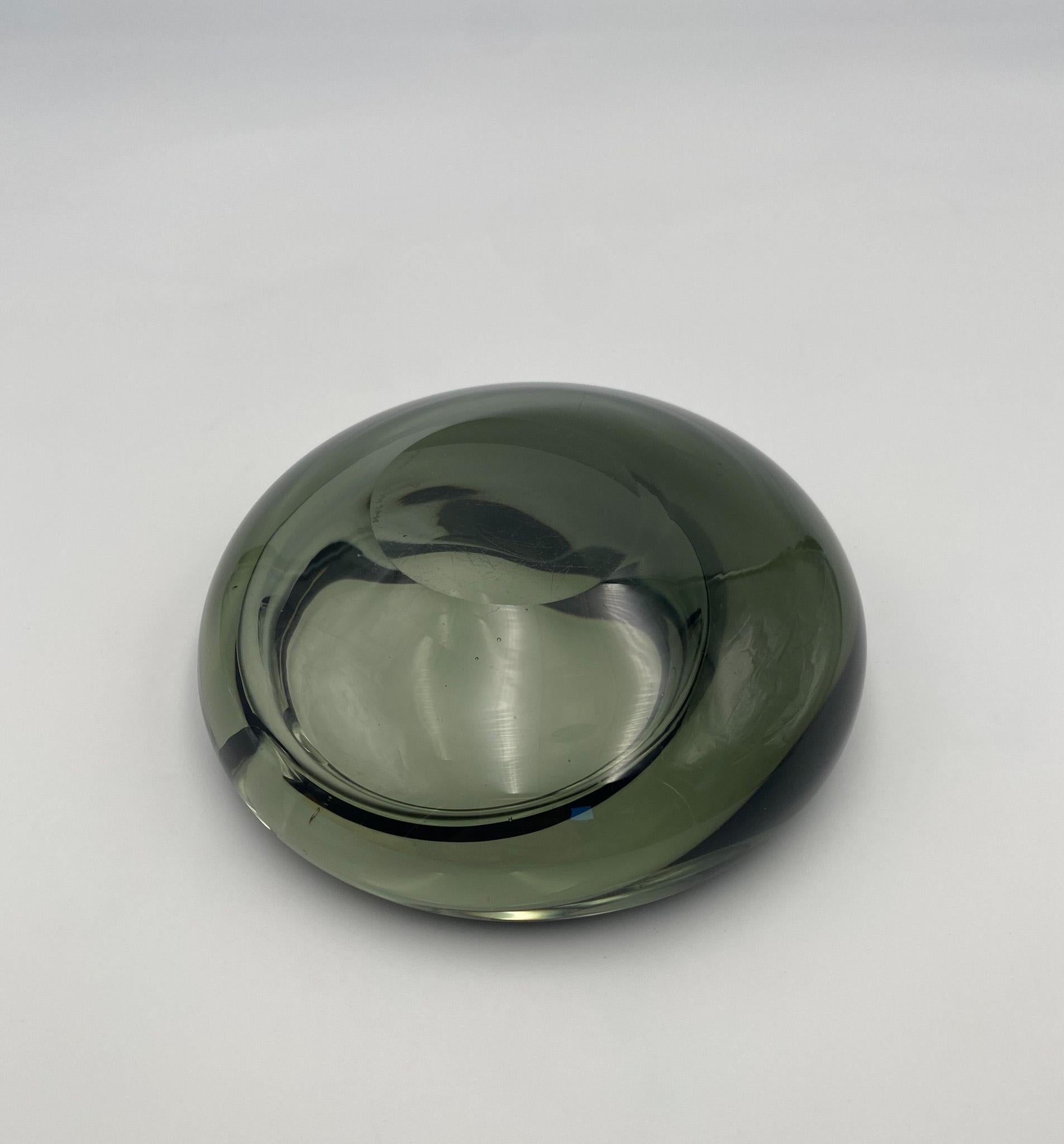 Per Lütken Modernist Glass Ashtray / Bowl for Holmegaard, Denmark, 1960's  For Sale 9