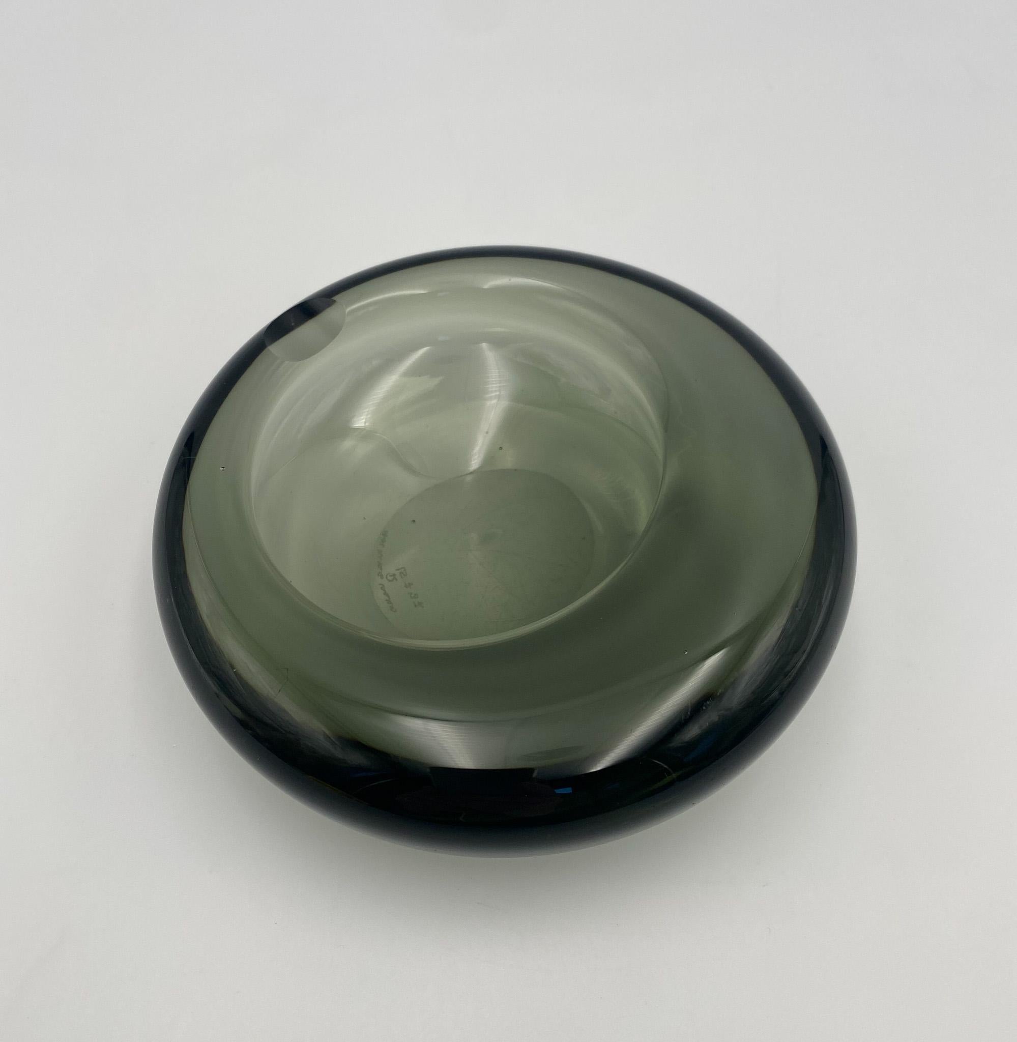 Per Lütken Modernist Glass Ashtray / Bowl for Holmegaard, Denmark, 1960's  For Sale 2