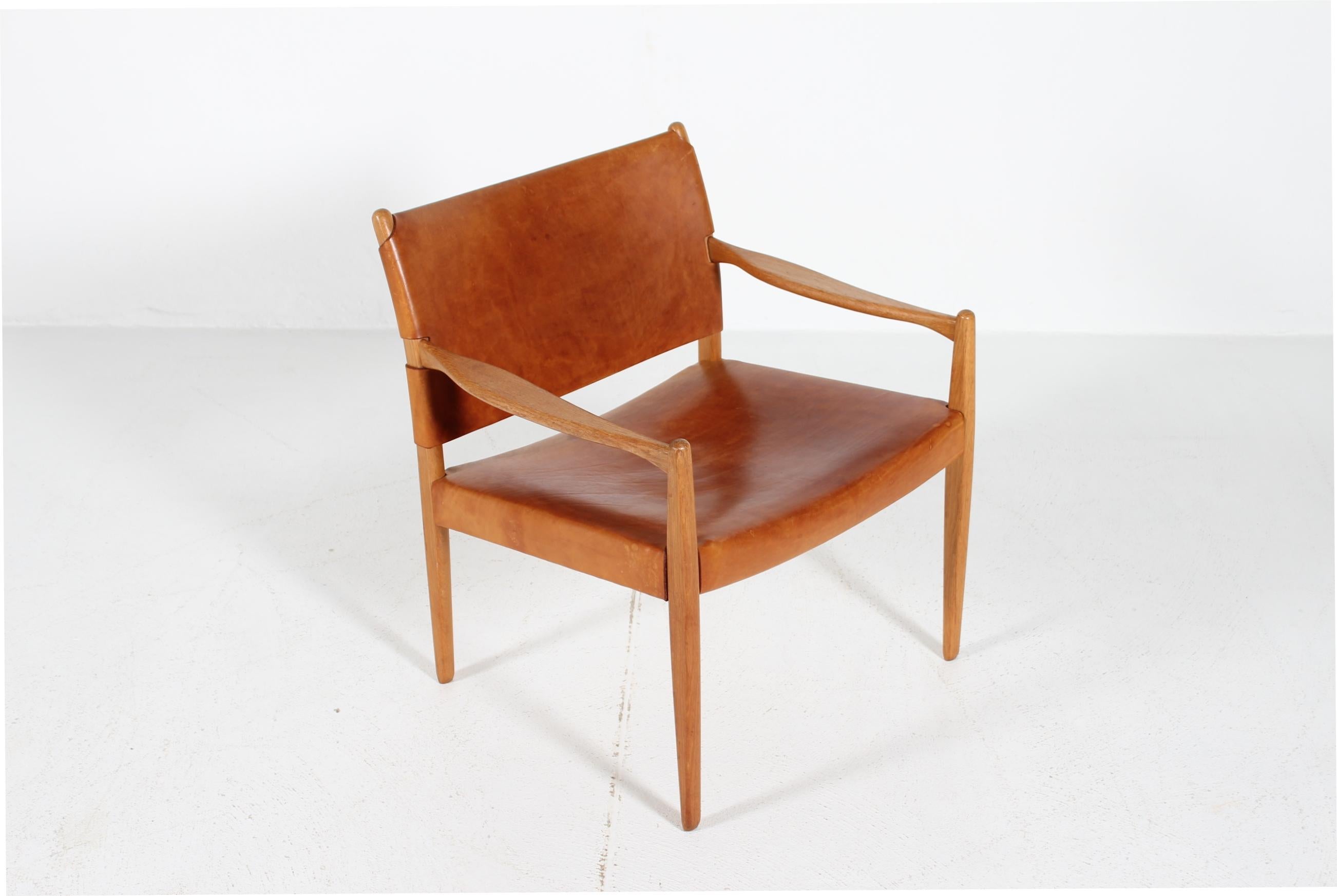 Per-Olof Scotte Premiär Sessel aus Eiche mit Kernleder. Schweden 1969 (Lackiert) im Angebot