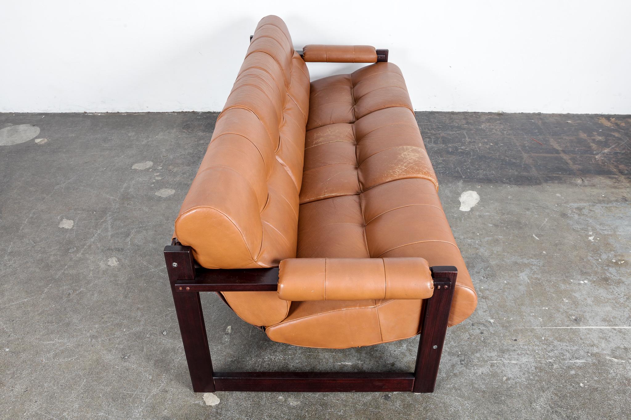 Percival Lafer 3-Sitz MP-167 Sofa aus gebranntem orangefarbenem Originalleder, Brasilien (Leder)