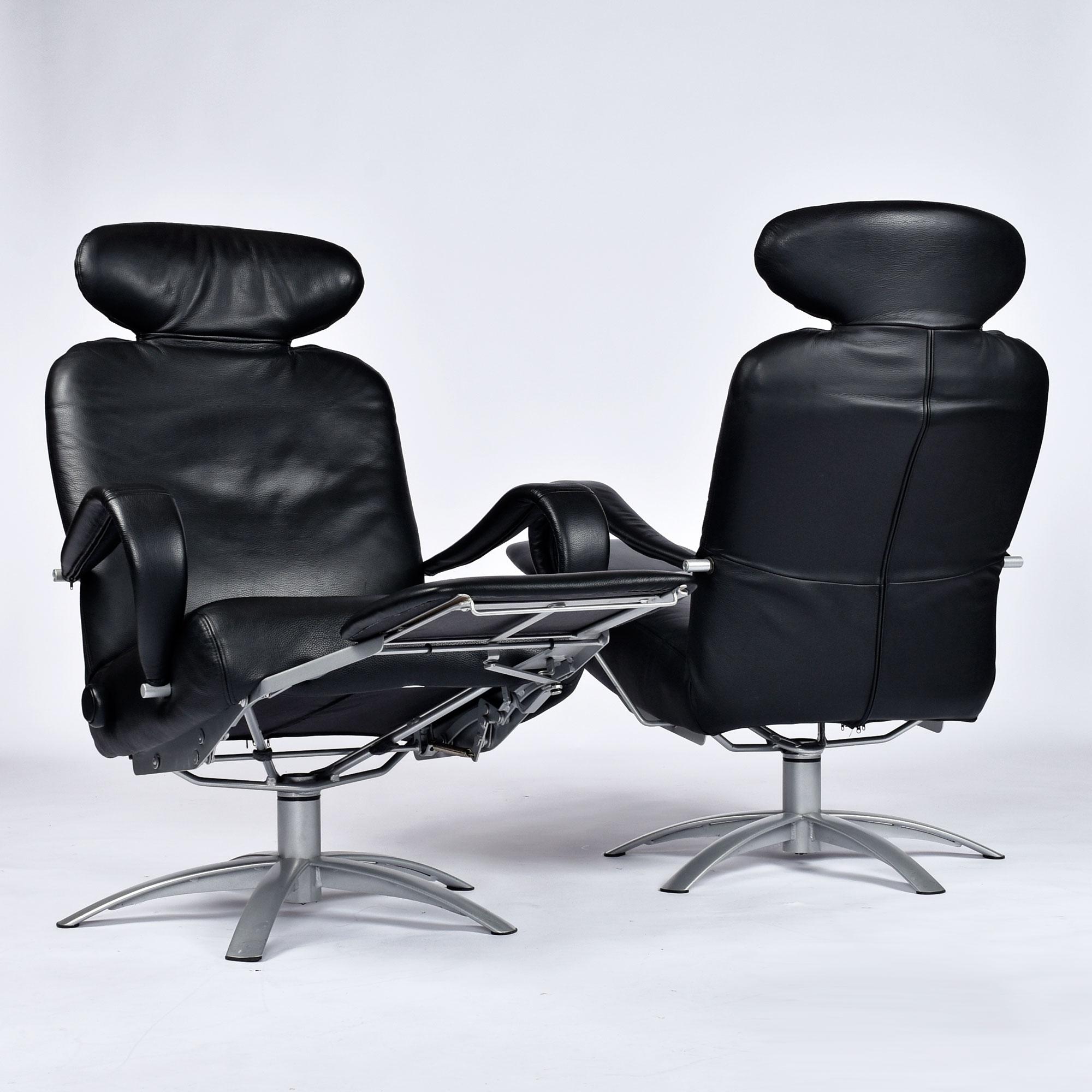 Percival Lafer Recliner girevole in pelle nera e cromo, Brasile, 2003 In condizioni buone in vendita a Chattanooga, TN