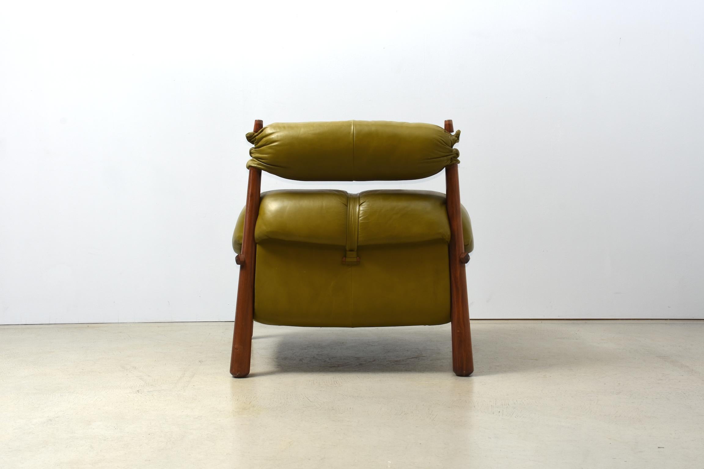 Percival Lafer Brazilian Lounge Chair Late 1950s Jacaranda Leather Olivegreen In Good Condition For Sale In Zürich, Zürich