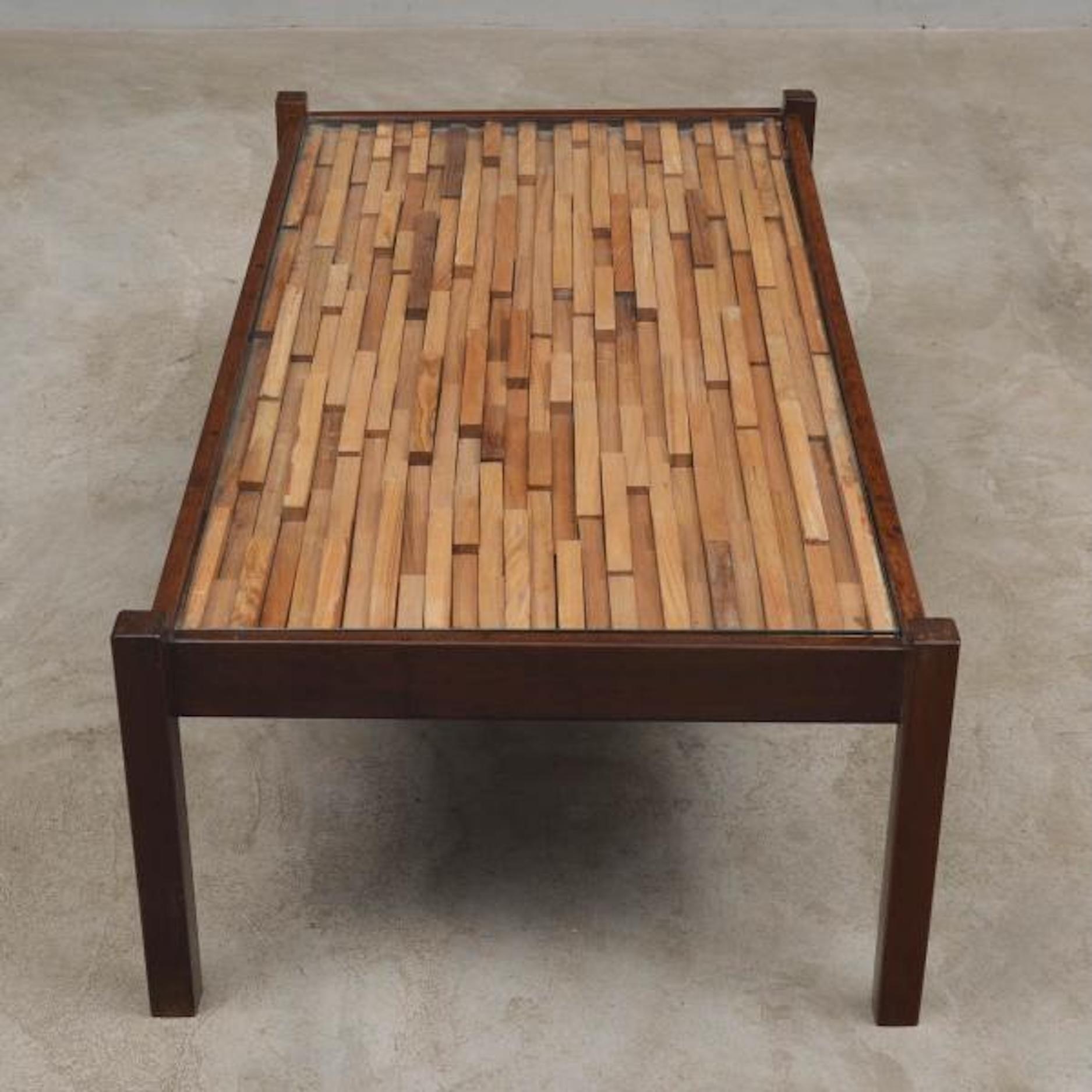 Percival Lafer, Mesa de centro, madera de patchwork, c. 1970 Hecho a mano en venta