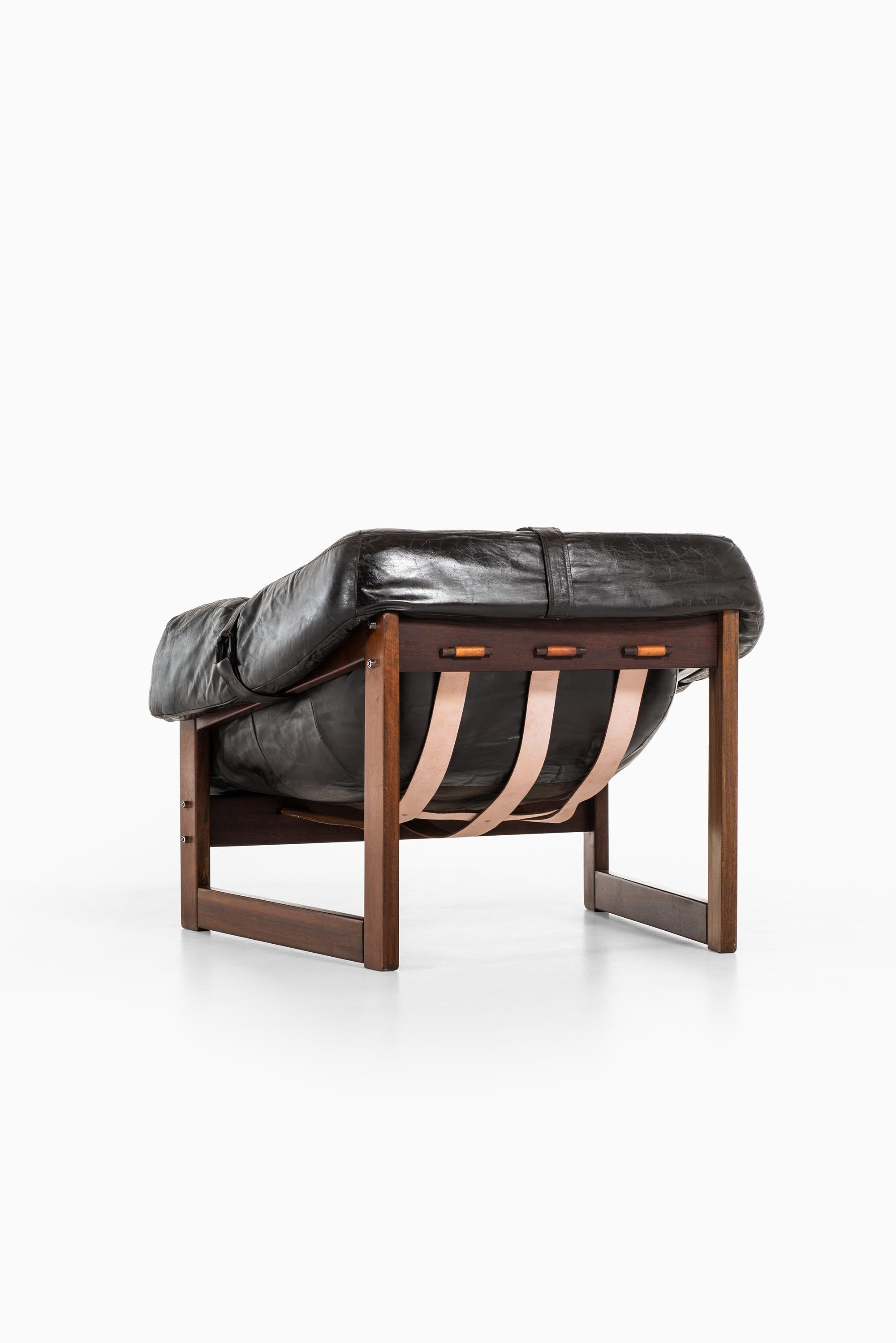 Rare easy chair model MP-091 designed by Percival Lafer. Produced by Lafer MP in Brazil.