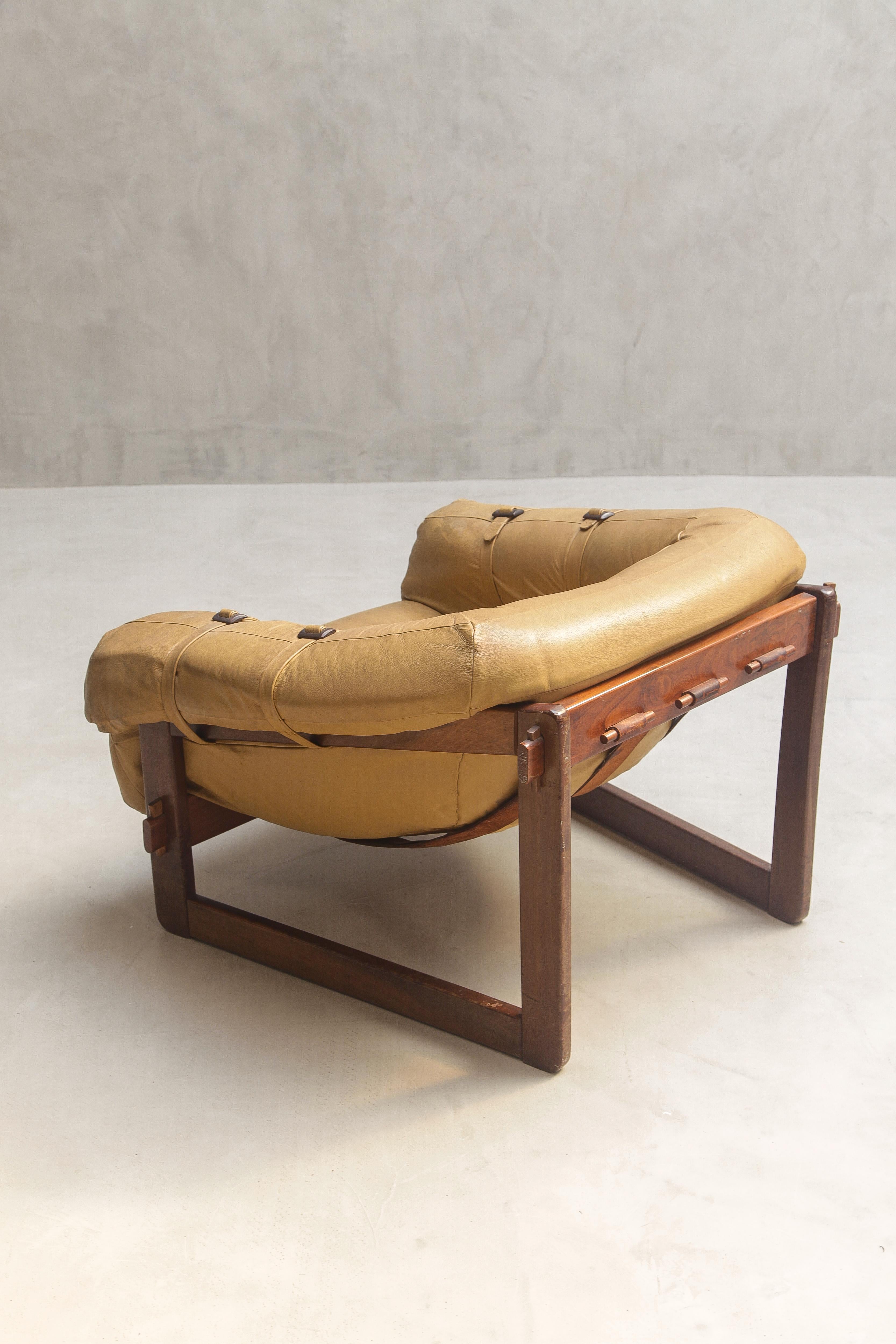 Mid-Century Modern Fauteuil Percival Lafer - Lafer - MP-91 en jatoba massif et coussin d'origine en vente