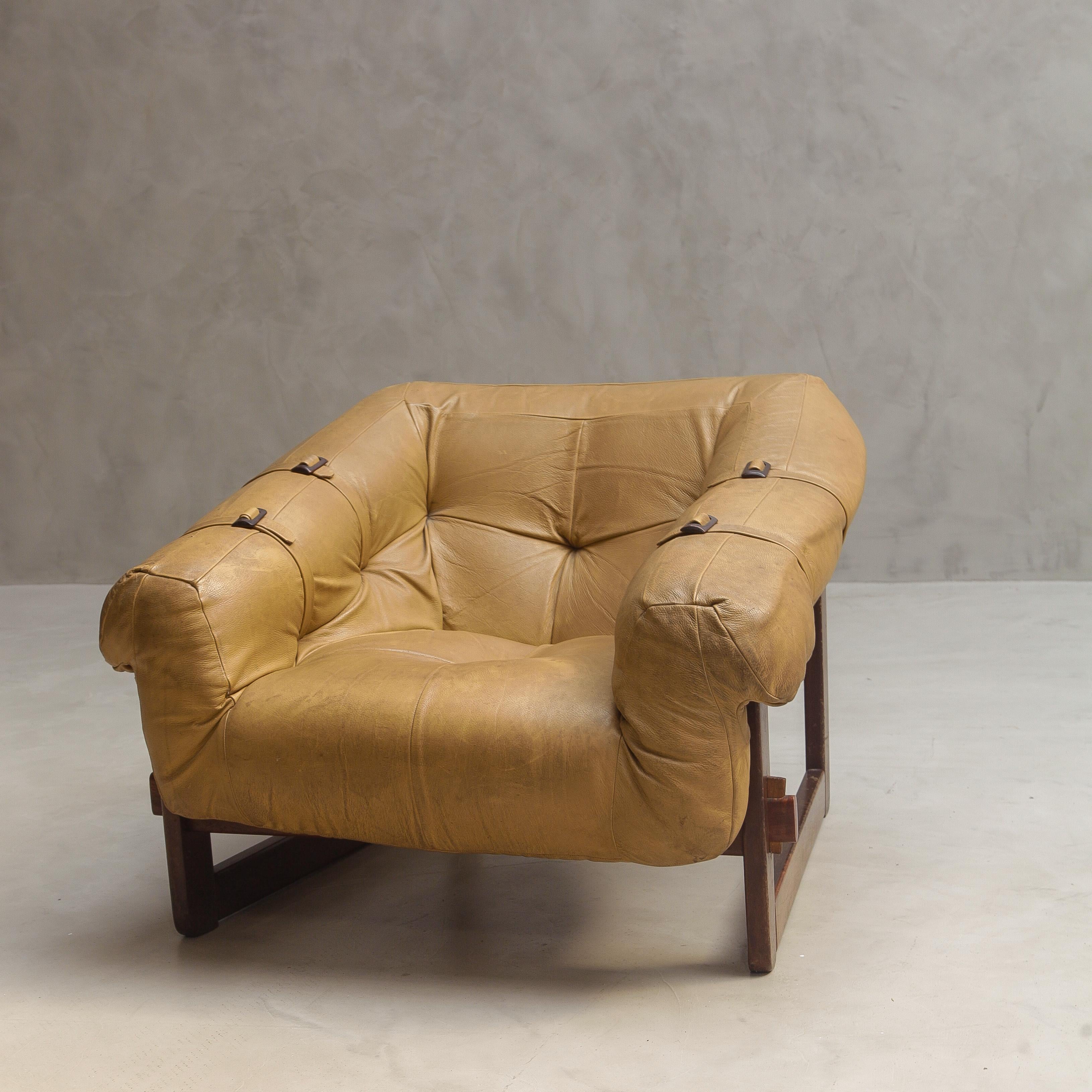 Cuir Fauteuil Percival Lafer - Lafer - MP-91 en jatoba massif et coussin d'origine en vente