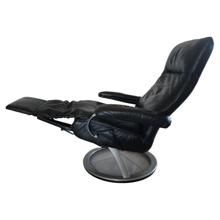 Percival Lafer Modern Leather Recliner Ergonomic Kiri Swivel Lounge Chair  Brazil at 1stDibs | lafer kiri recliner, kiri recliner chair by lafer, lafer  kiri recliner review