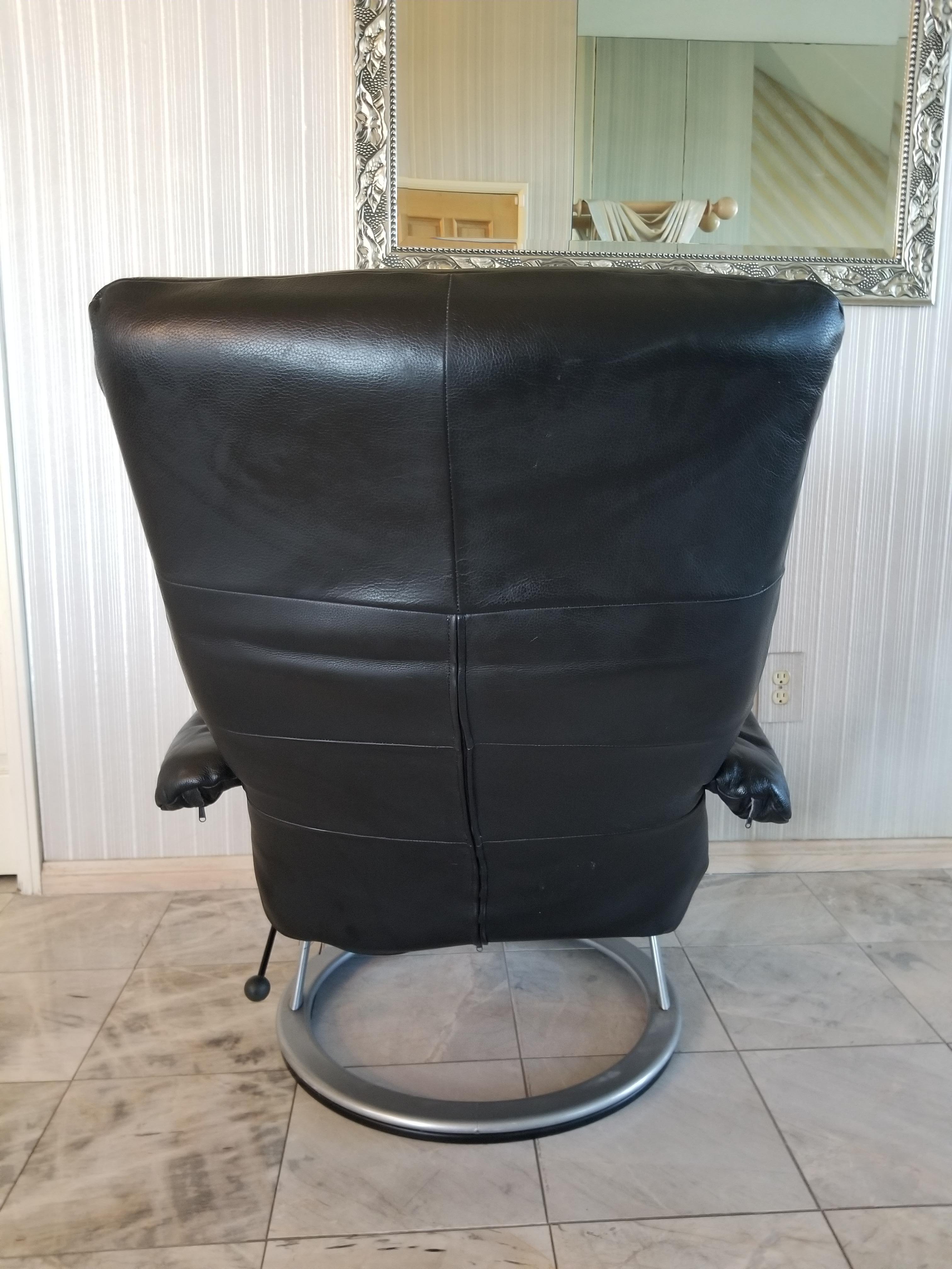 Metal Percival Lafer Modern Leather Recliner Ergonomic Kiri Swivel Lounge Chair Brazil