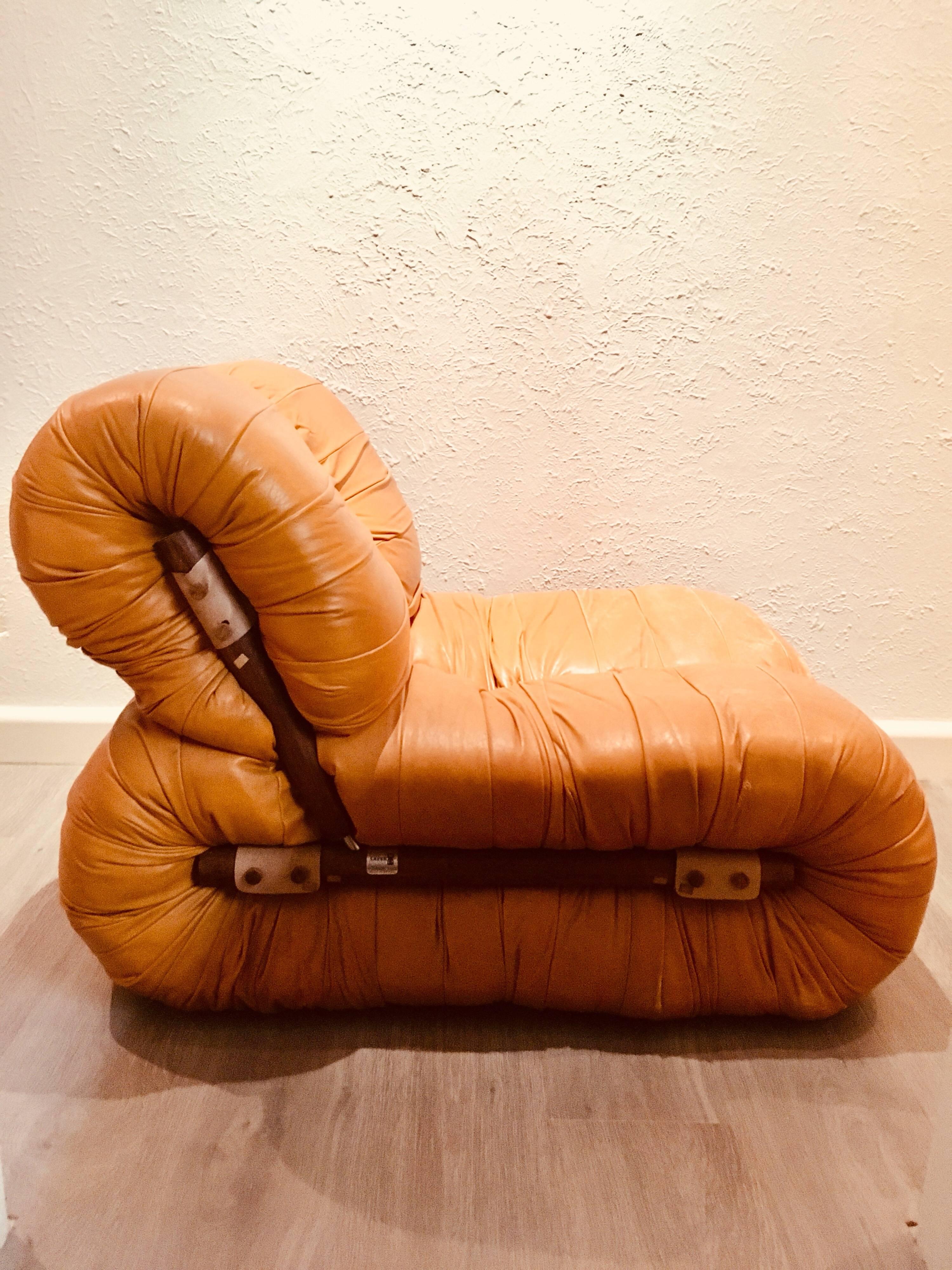 Percival Lafer lounge chair in leather and Brazilian rosewood, 1960s. Very rare design- can be used to form a sofa in conjunction with additional pieces.

Pair available. Price listed is per item.