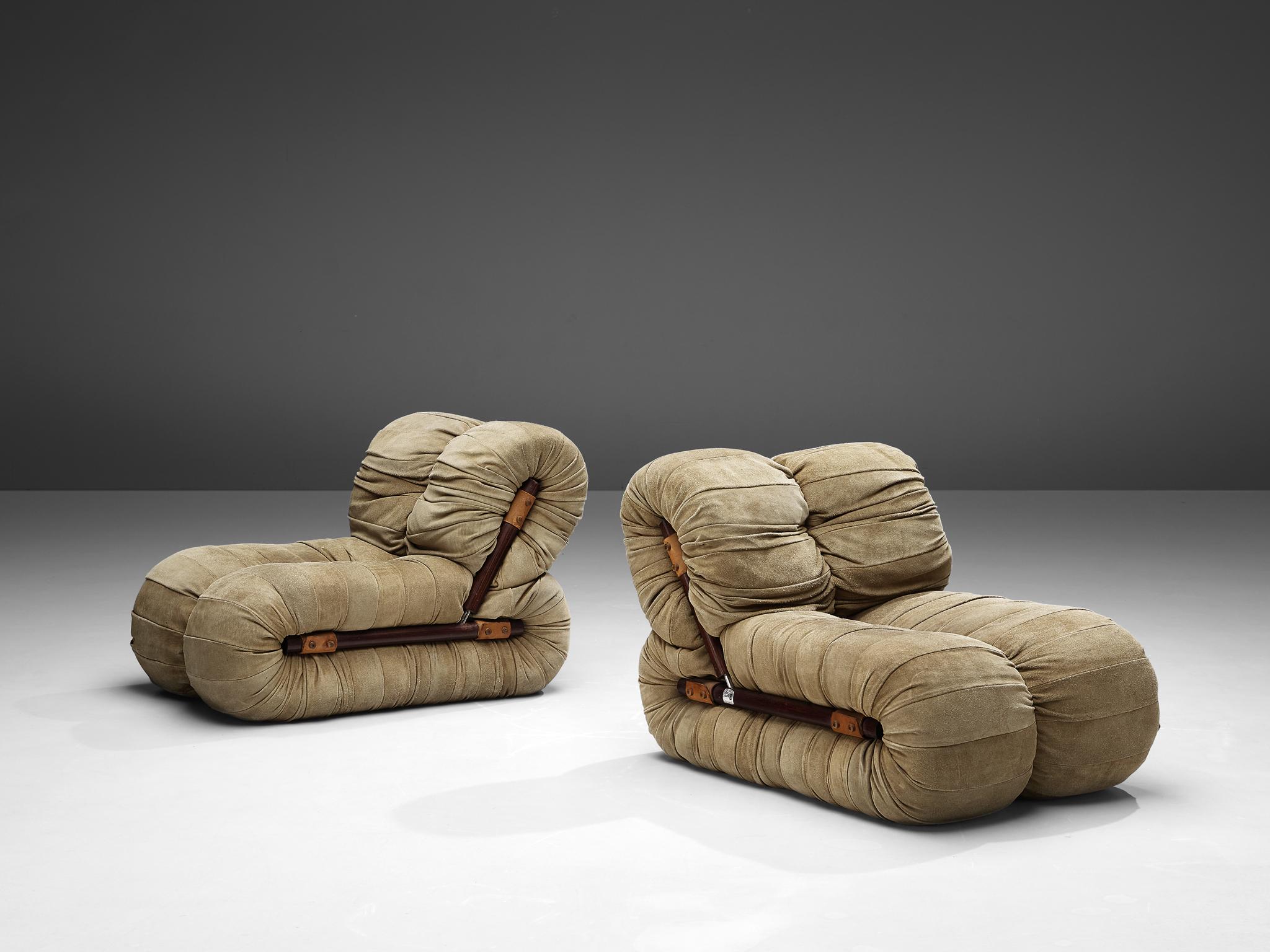 Percival Lafer, lounge chairs, nubuck leather, leather, wood, Brazil, 1960s

Rare lounge chairs designed by the Brazilian designer Percival Lafer during the 1960s. The design is exceptional. Two round shapes each form one lounge chair with a low