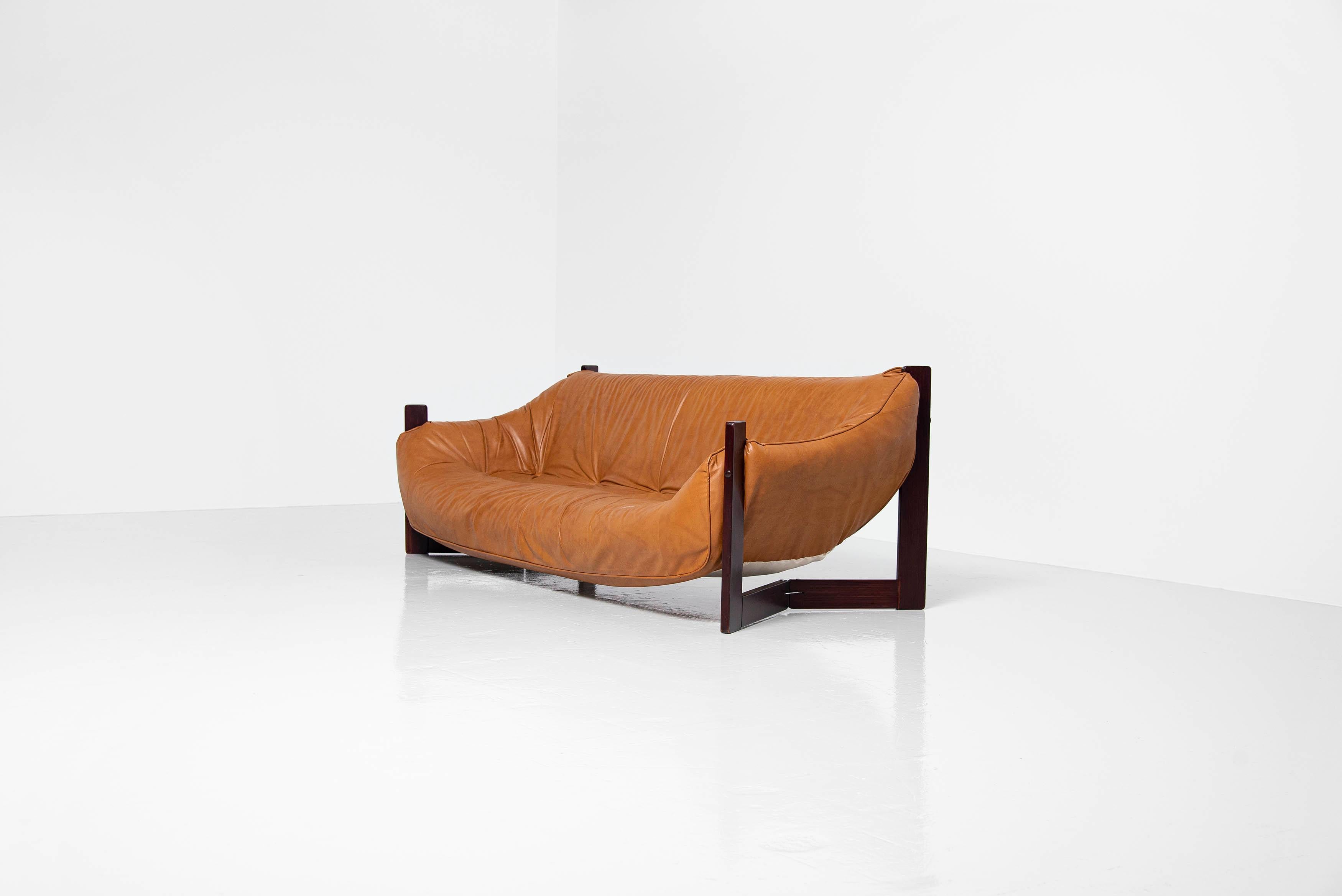 Very nice sculptural and comfortable lounge sofa designed and manufactured by Percival Lafer, Brazil 1970. Percival Lafer was one of the leading design manufacturers in Brazil who actually managed to produce futniture on a large, industrial scale.