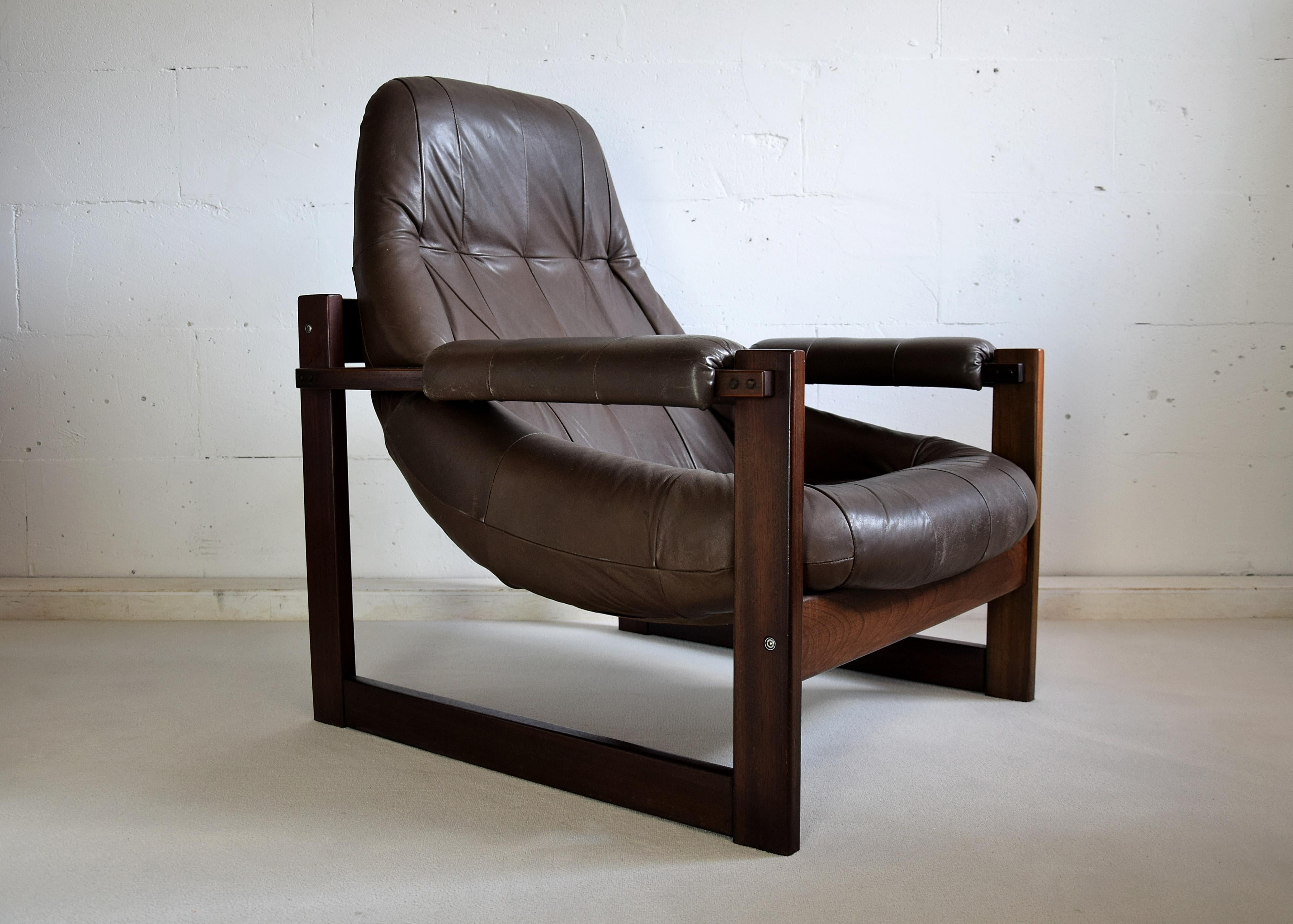 Percival Lafer Mid-Century Modern Brazilian Cherry and Leather Lounge Chairs For Sale 3