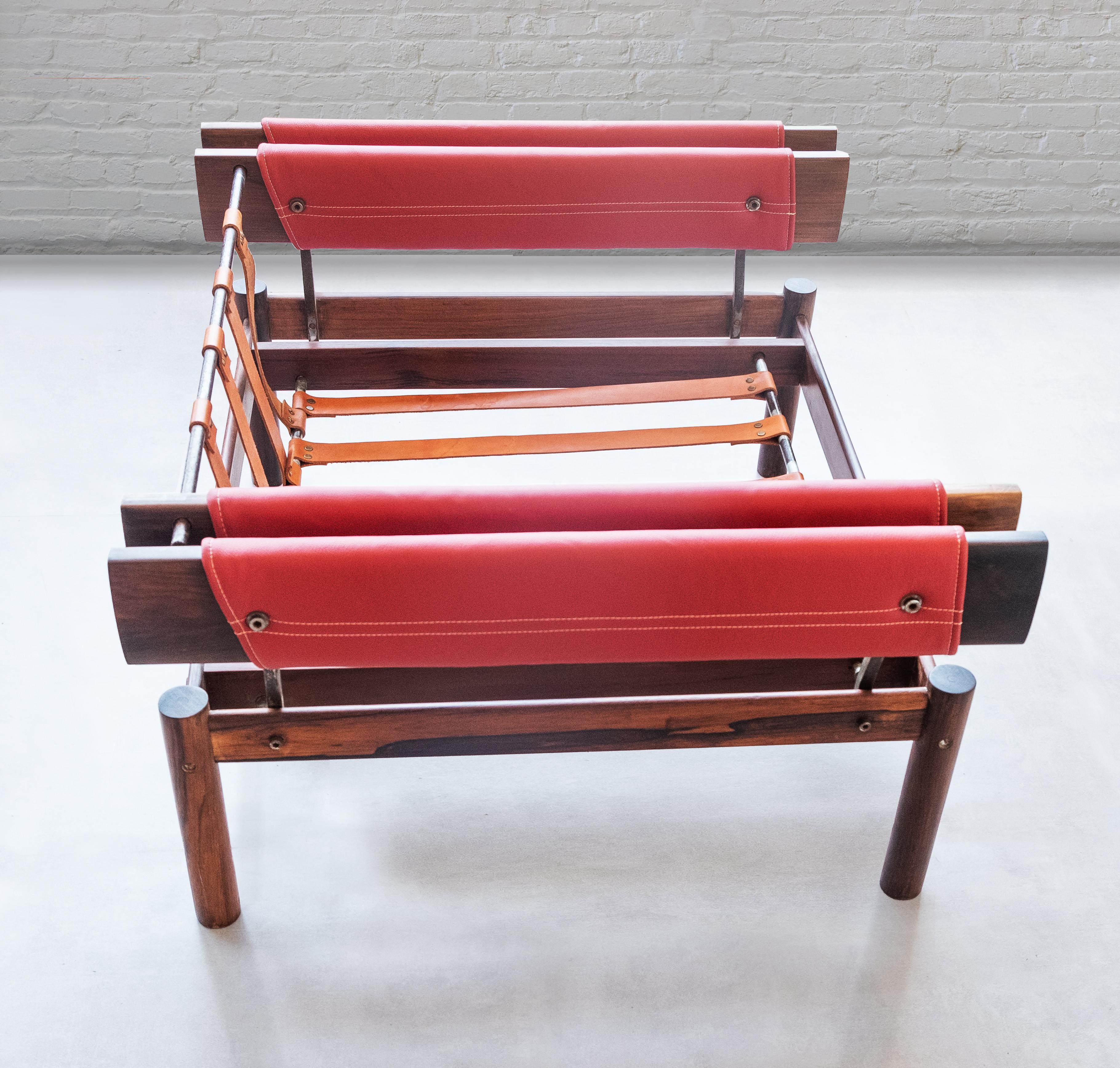 Cuir Percival Lafer, fauteuils MP-19 du milieu du siècle dernier, Brésil   en vente
