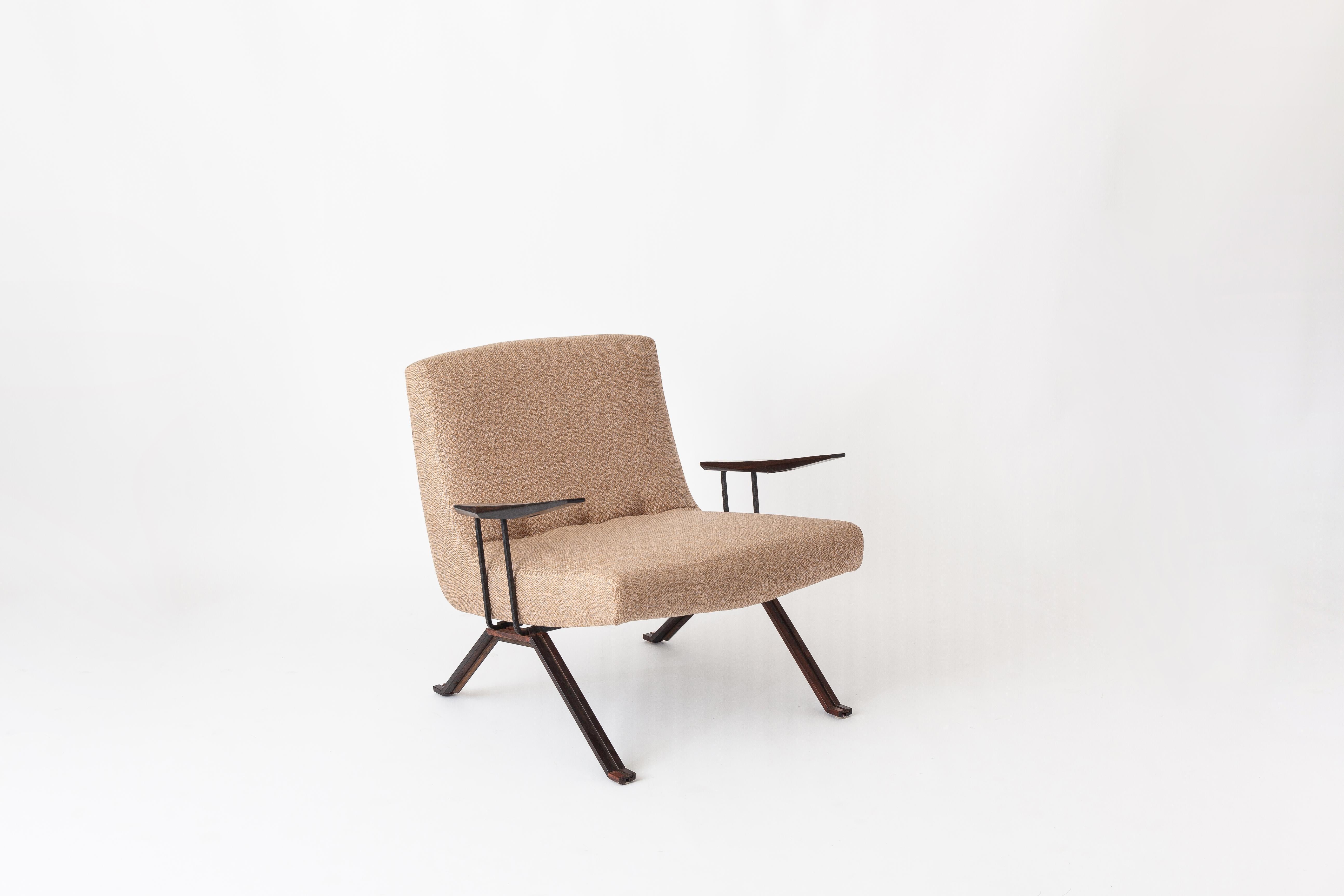 Mid-Century Modern Percival Lafer MP-01 Armchair For Sale
