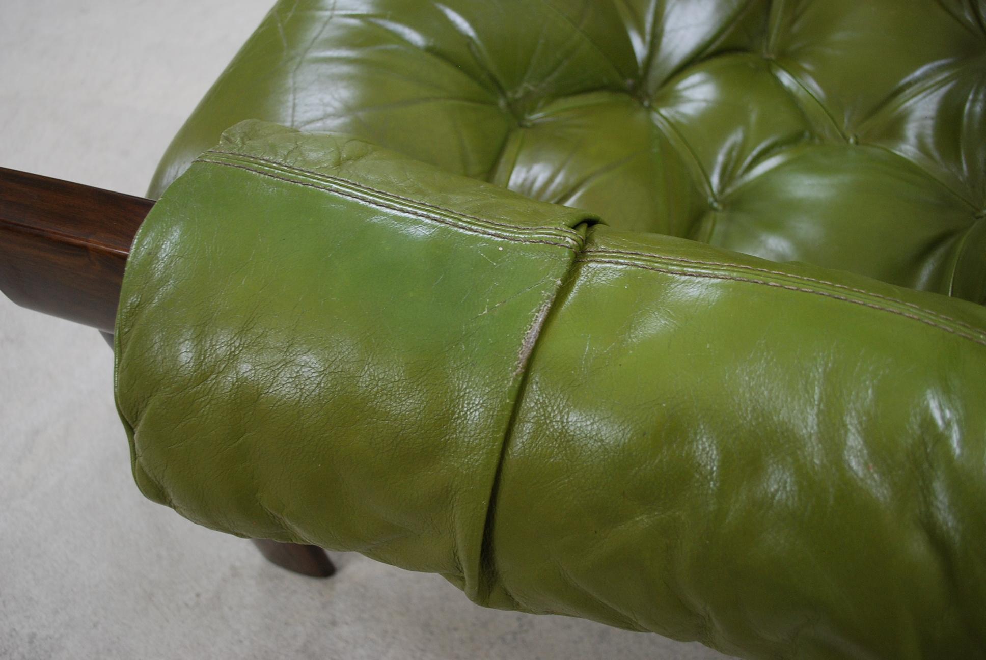 Fauteuil de salon et pouf en cuir MP 041 de Percival Lafer 2