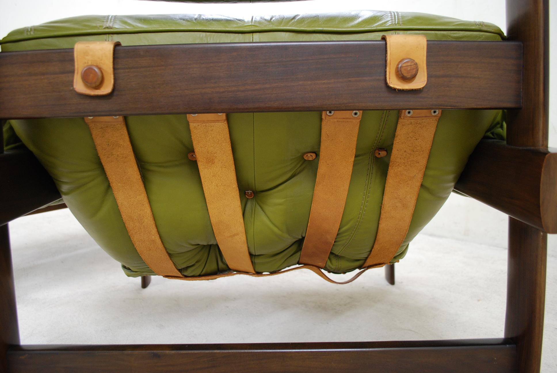 Fauteuil de salon et pouf en cuir MP 041 de Percival Lafer 7