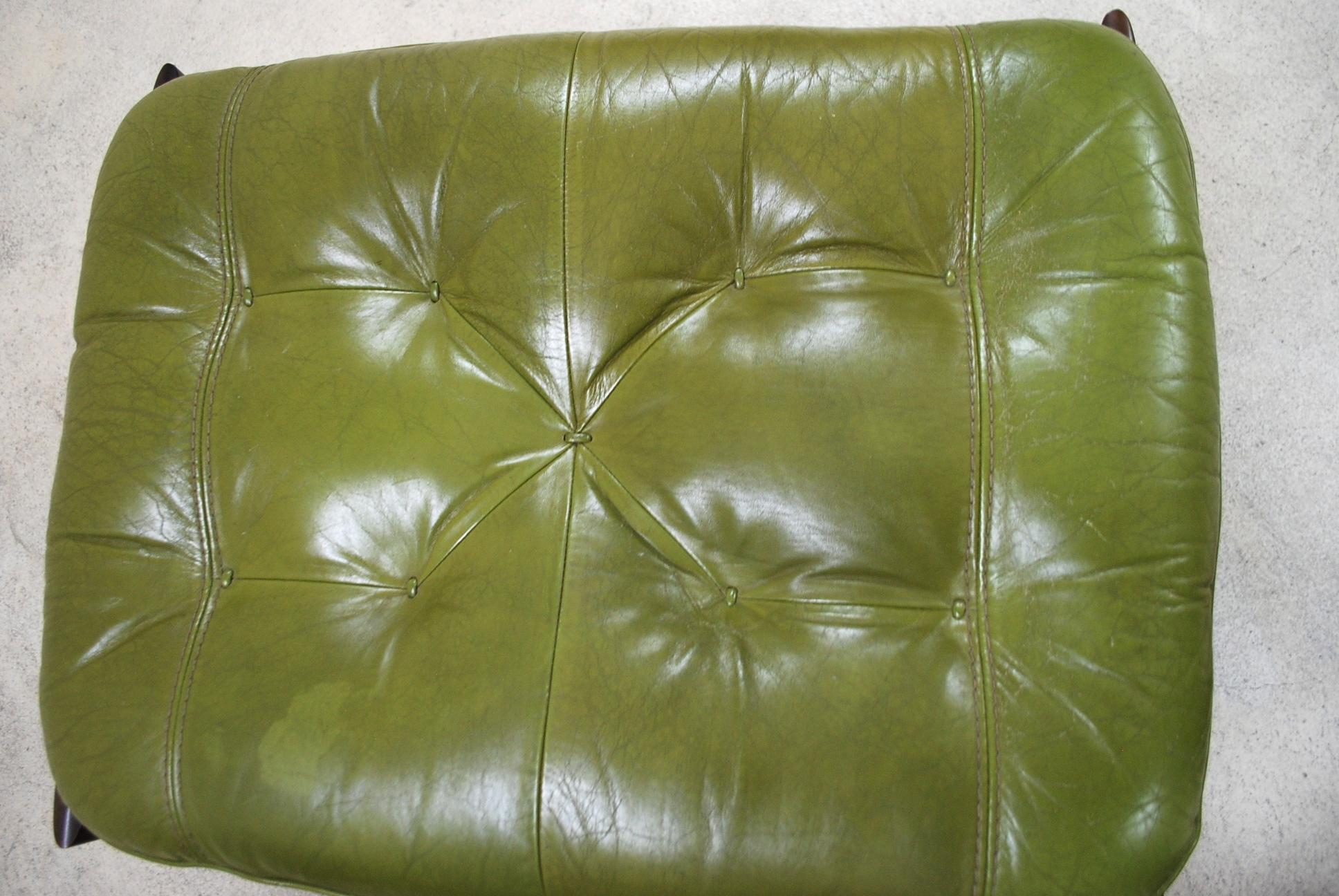 Fauteuil de salon et pouf en cuir MP 041 de Percival Lafer 8