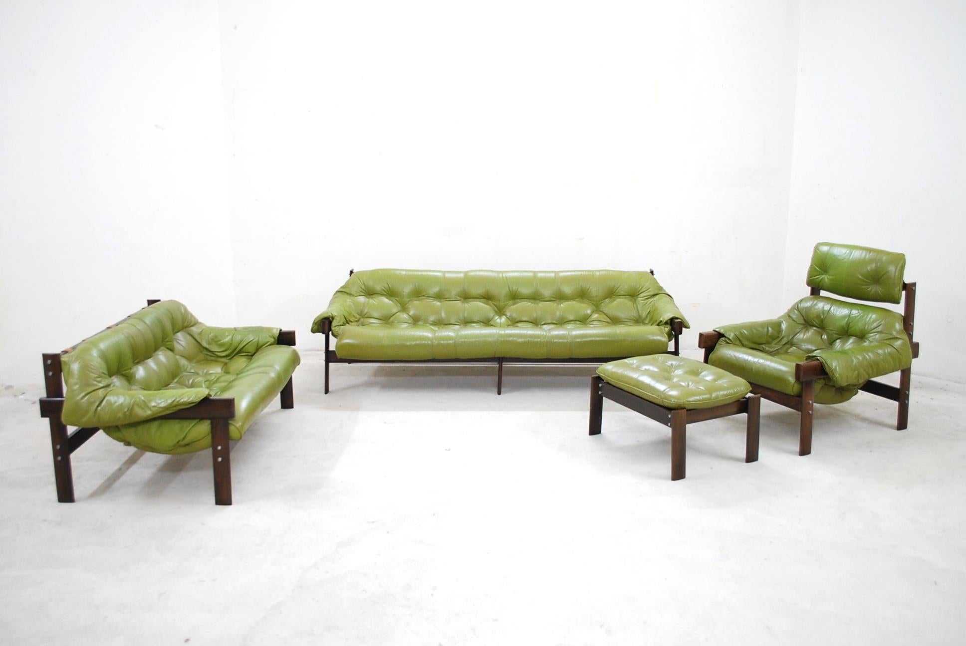 Fauteuil de salon et pouf en cuir MP 041 de Percival Lafer 12