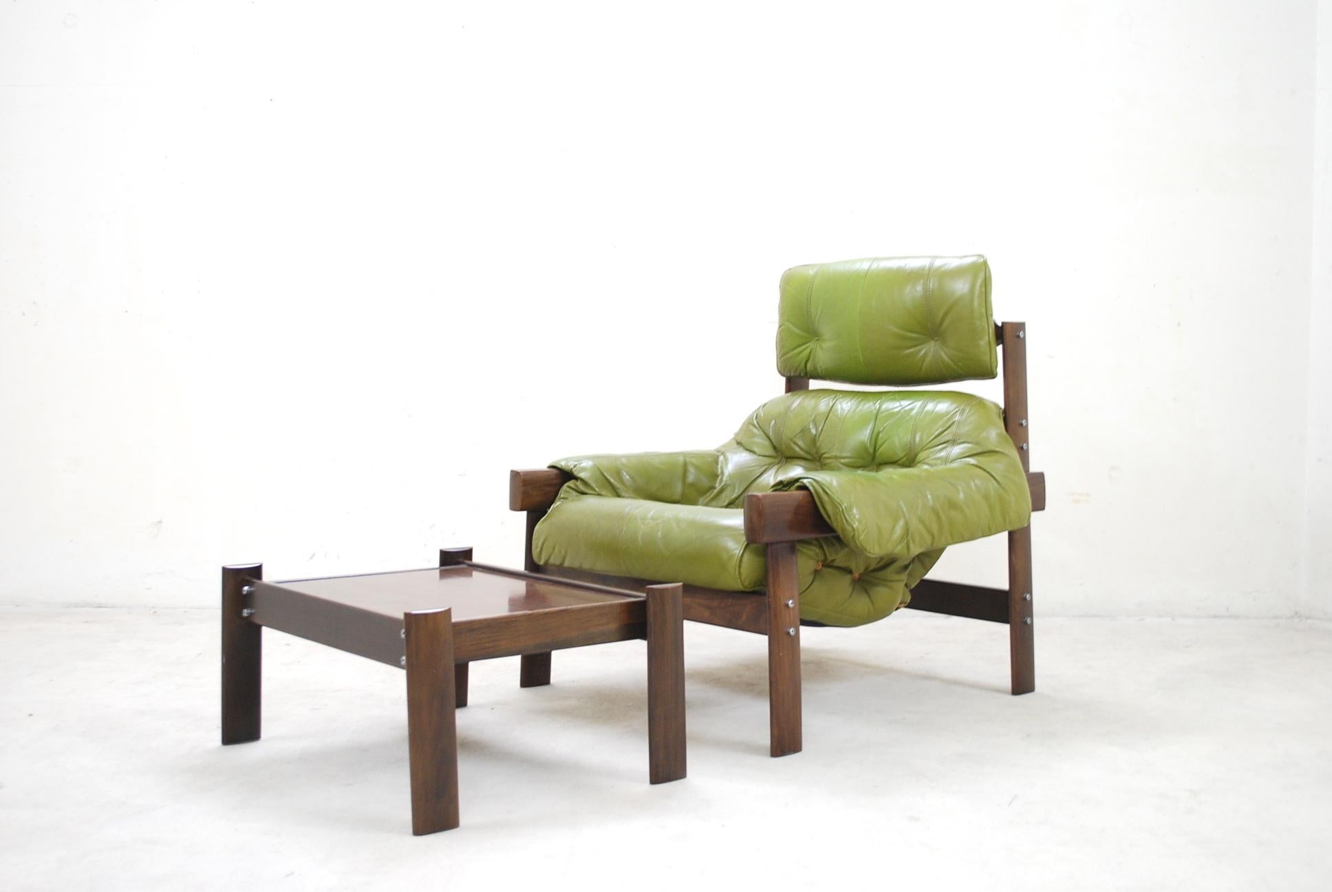 Mid-Century Modern Fauteuil de salon et pouf en cuir MP 041 de Percival Lafer