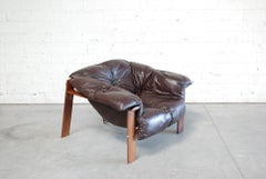 Fauteuil de salon en cuir Percival Lafer MP 129