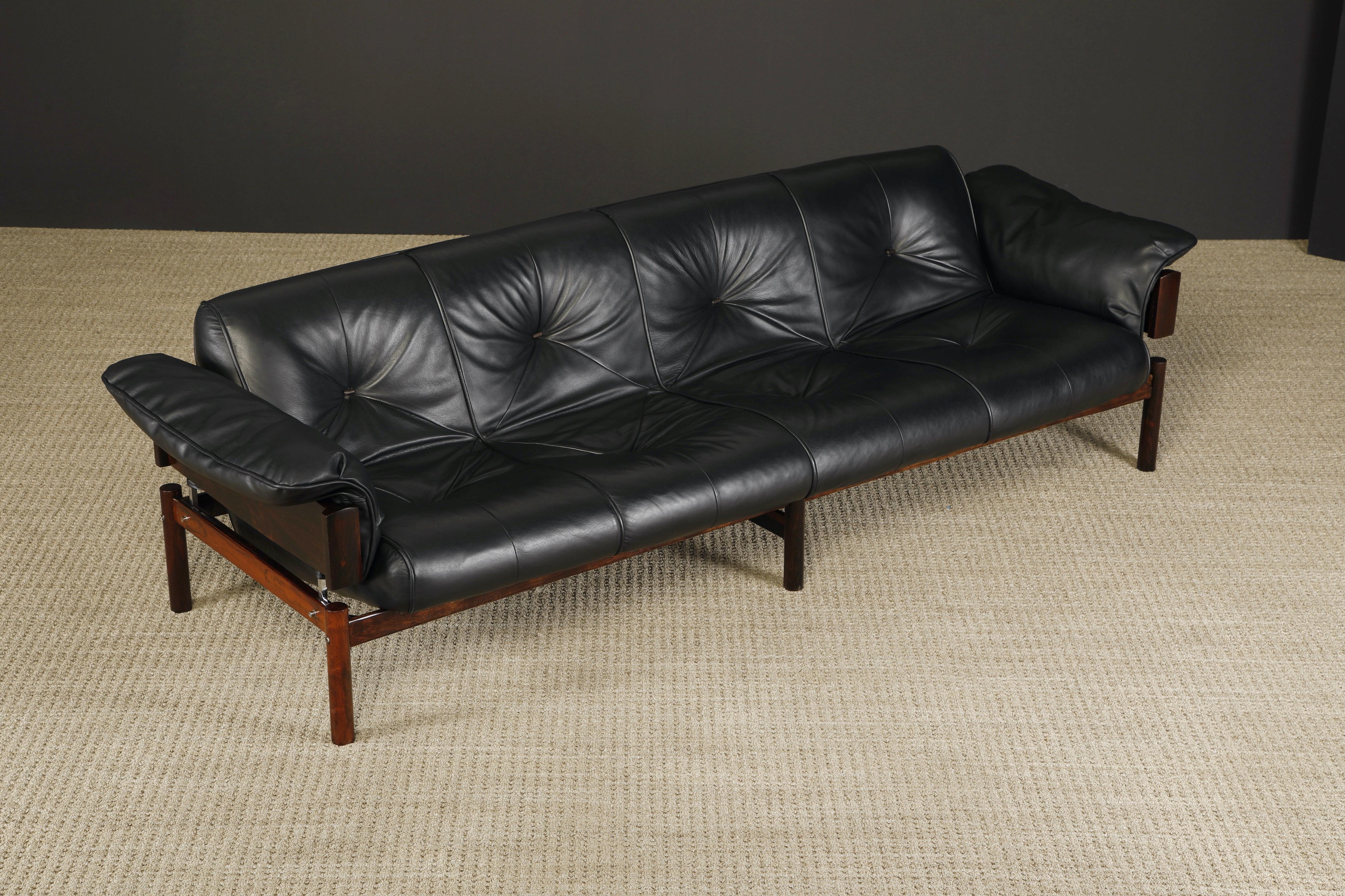 Percival Lafer 'MP-13' Rosewood and Leather Four-Seat Sofa, Brazil, c. 1967 In Good Condition In Los Angeles, CA