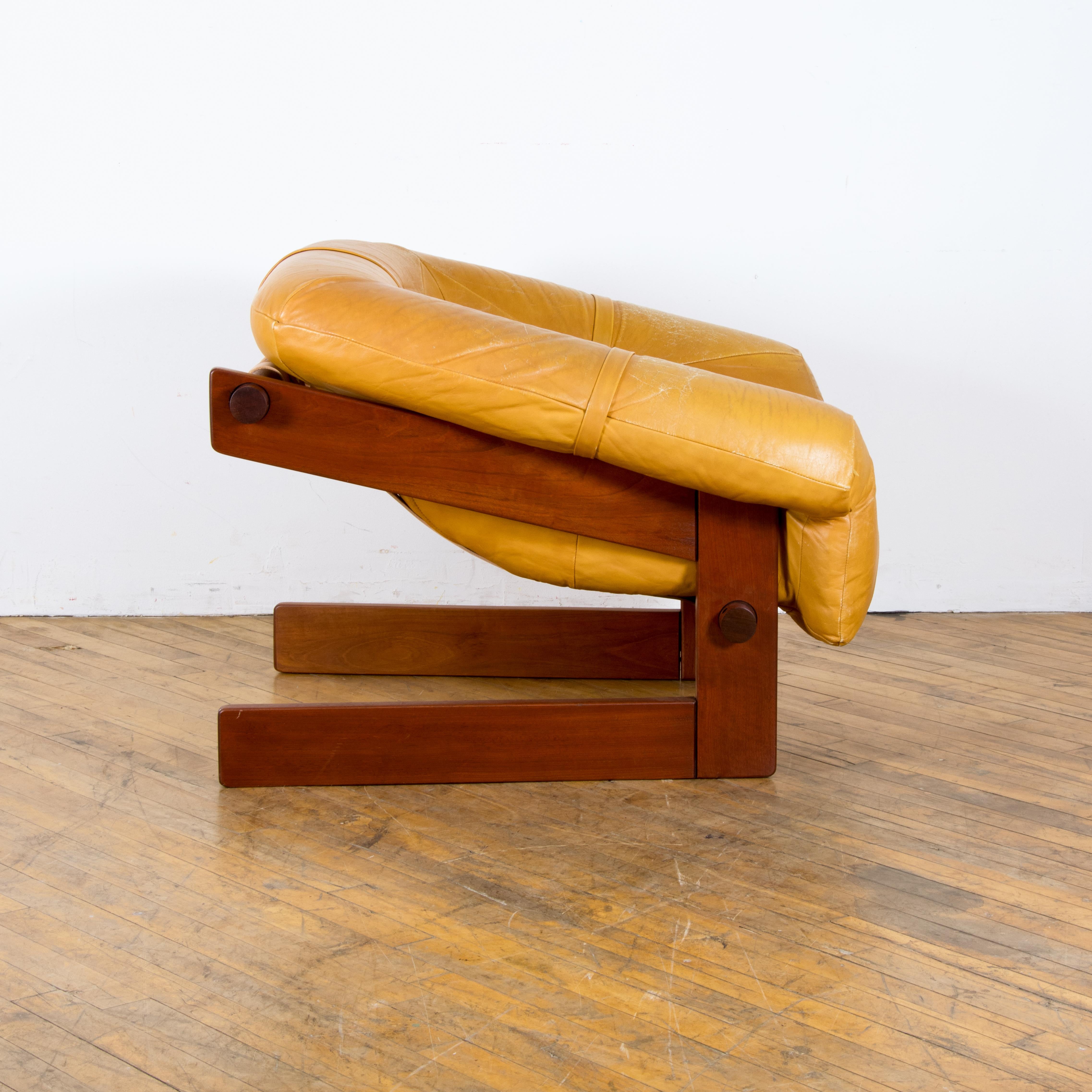 Mid-Century Modern Percival Lafer MP-131 Lounge Chair For Sale