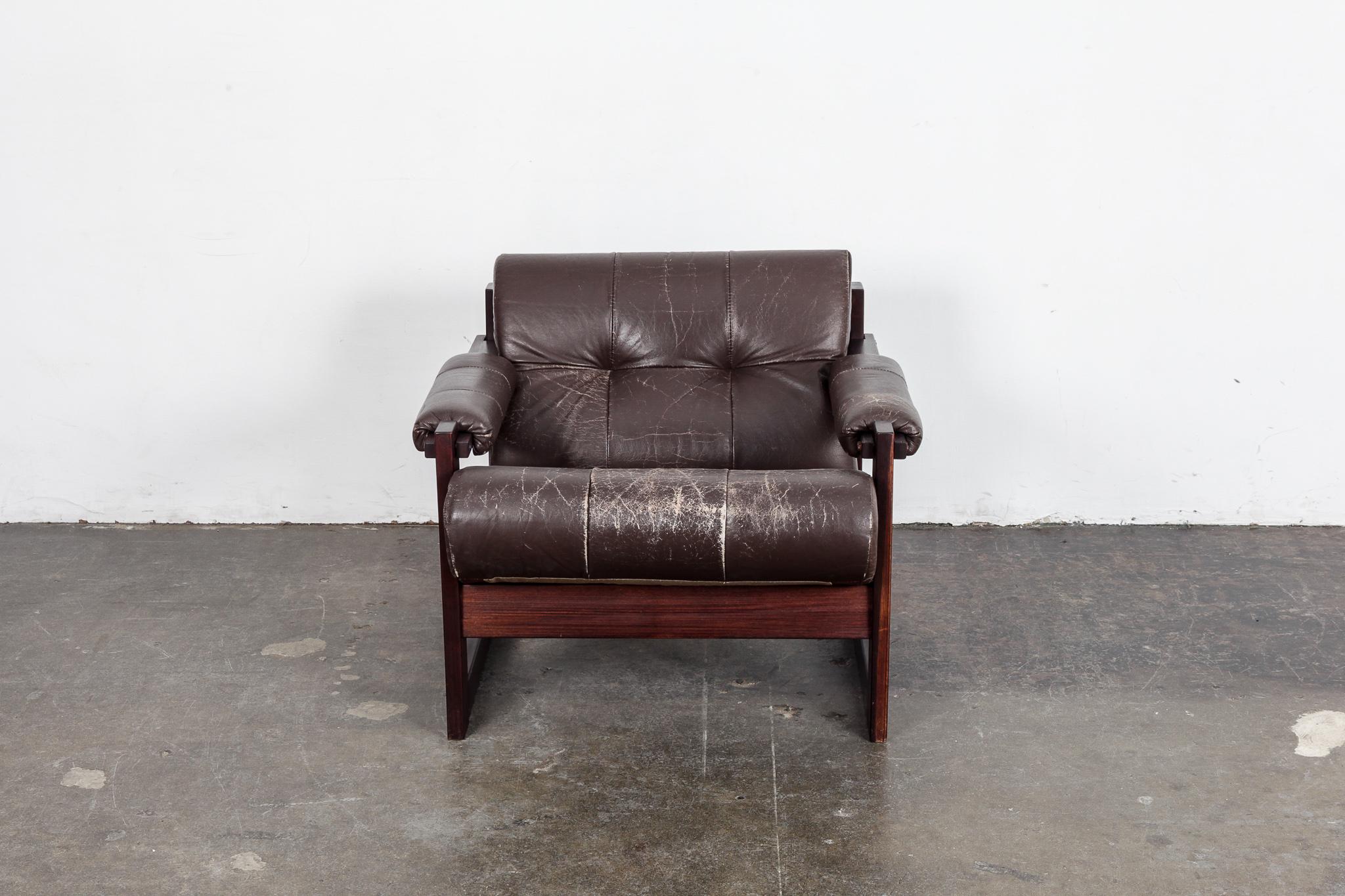 Single vintage Brazilian lounge chairs by Percival Lafer in original dark brown leather with jatoba wood frames, model MP-167. Leather shows nice patina but no damage. Made by Later MP, Brazil, 1960s.